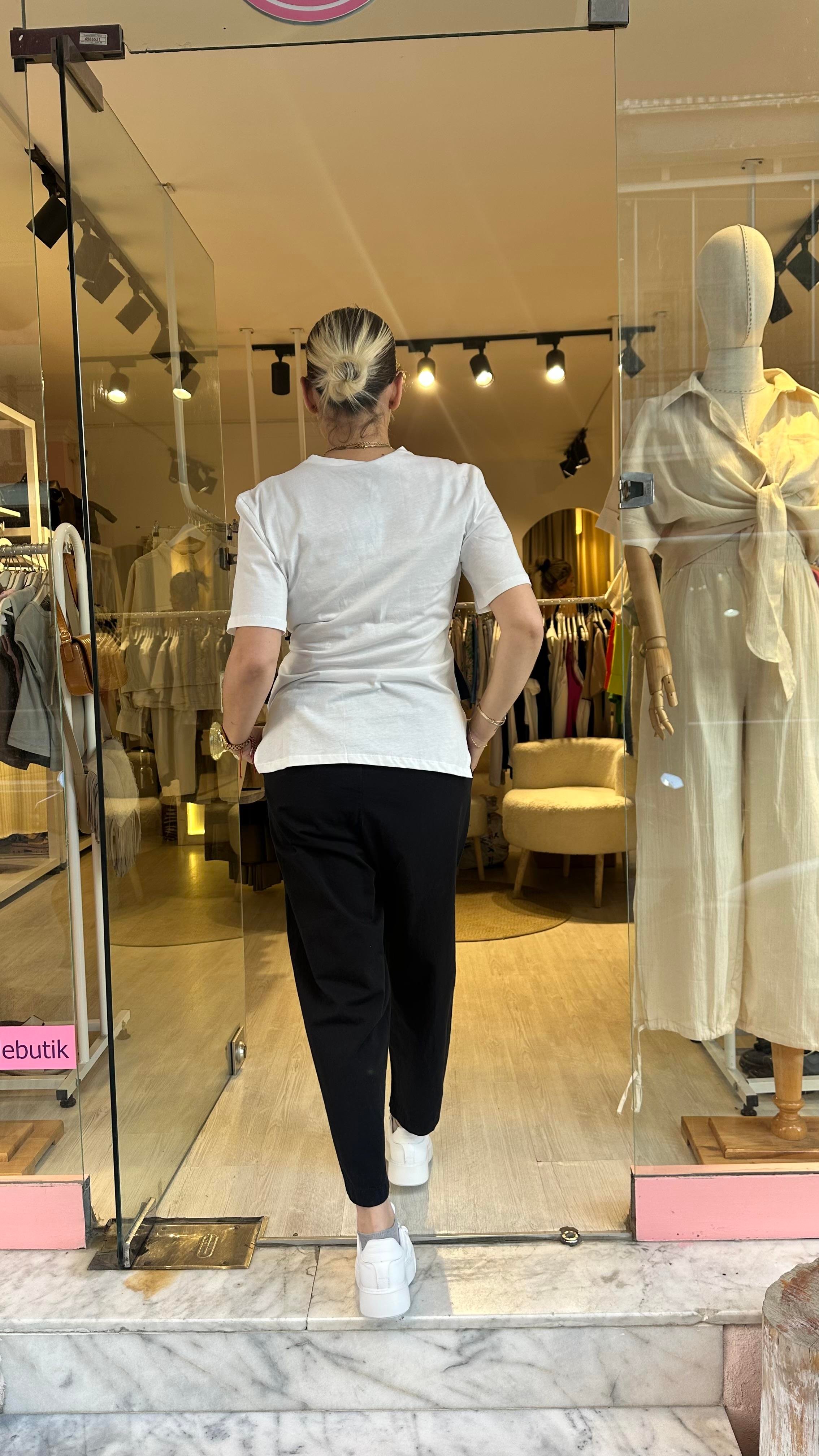 Beyaz Siyah Büzgülü Tshirt