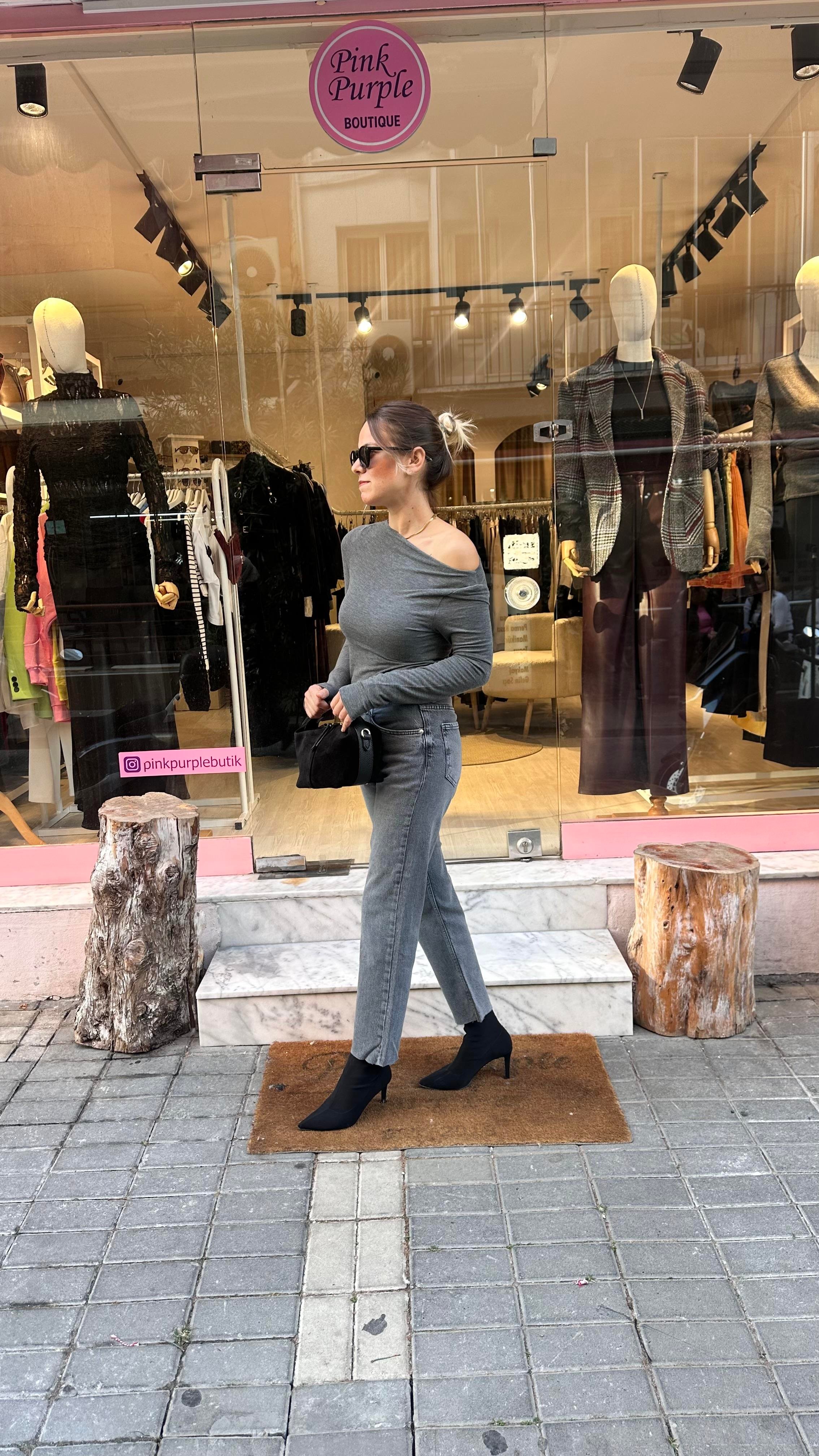 Gri Kayık Yaka Bluz