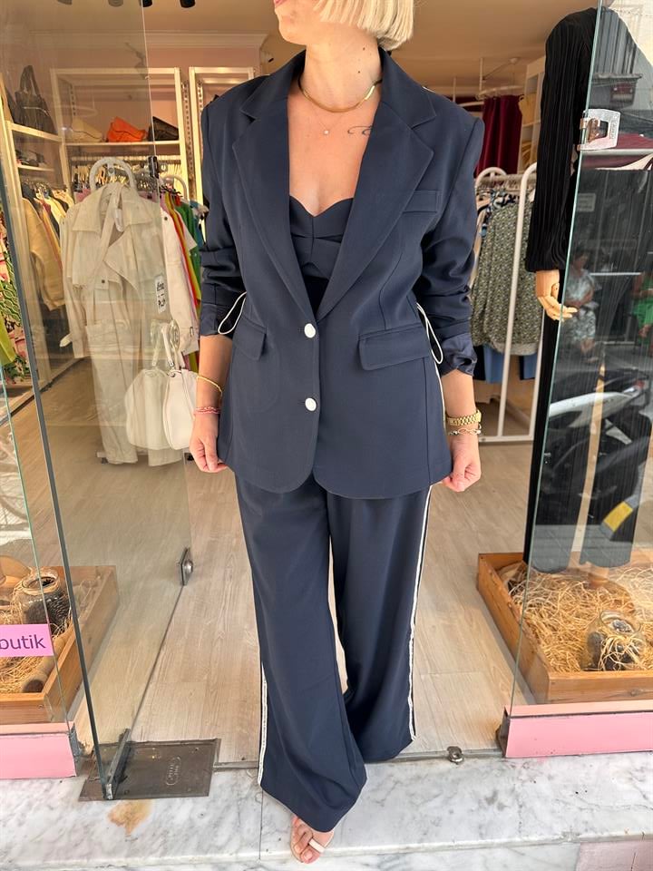 Lacivert Sırt Detay Blazer