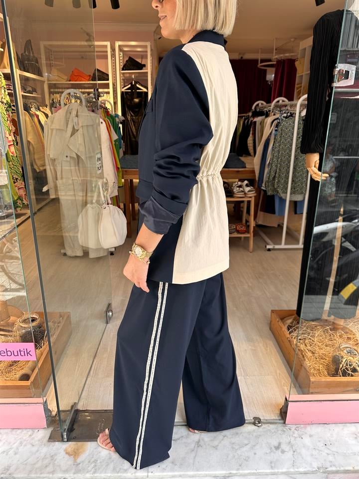 Lacivert Sırt Detay Blazer