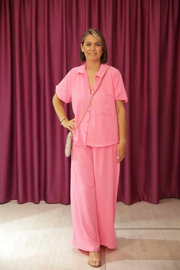 Pembe Kol Detaylı Takım