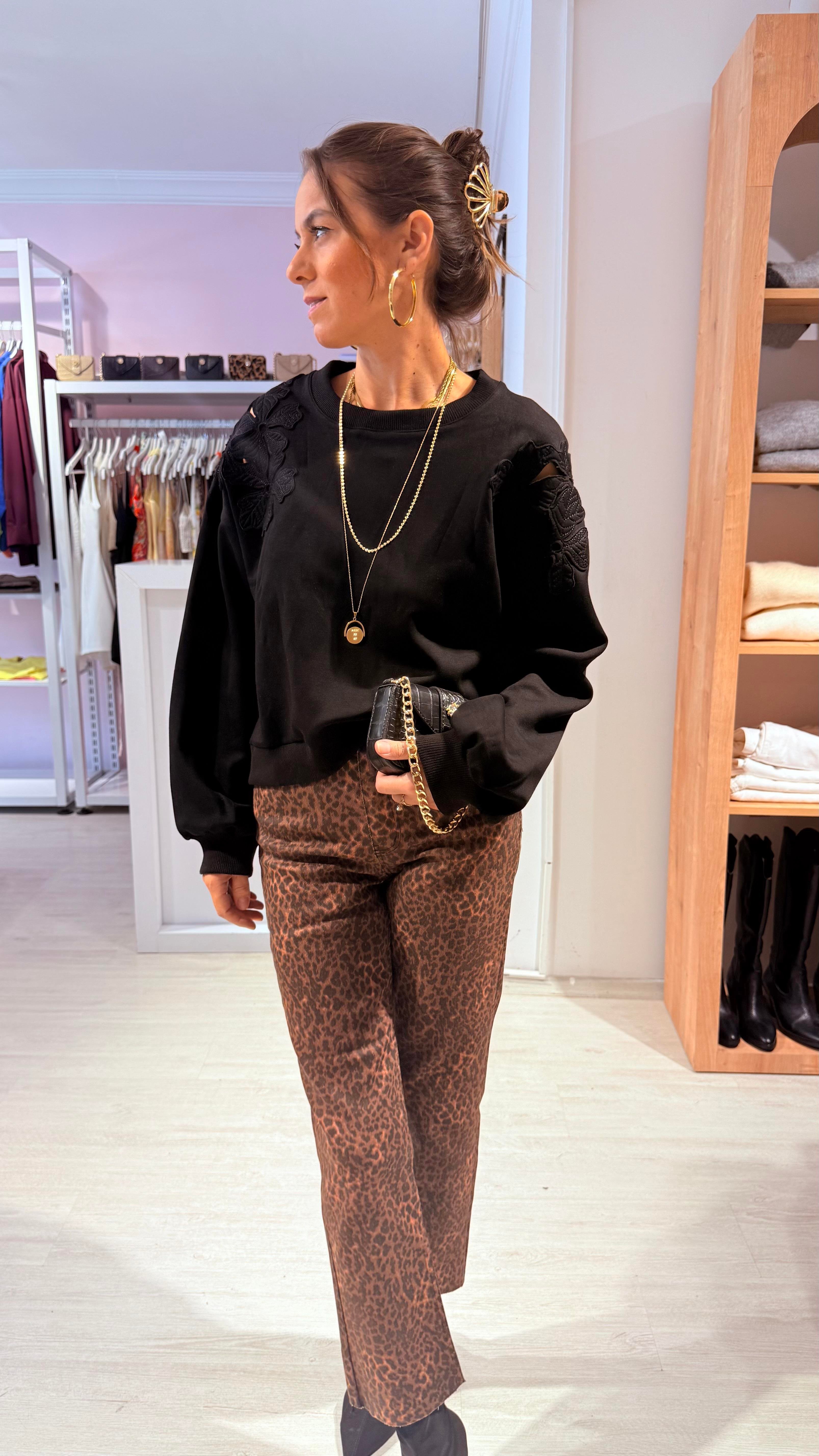 Siyah Çiçek Motifli Sweatshirt