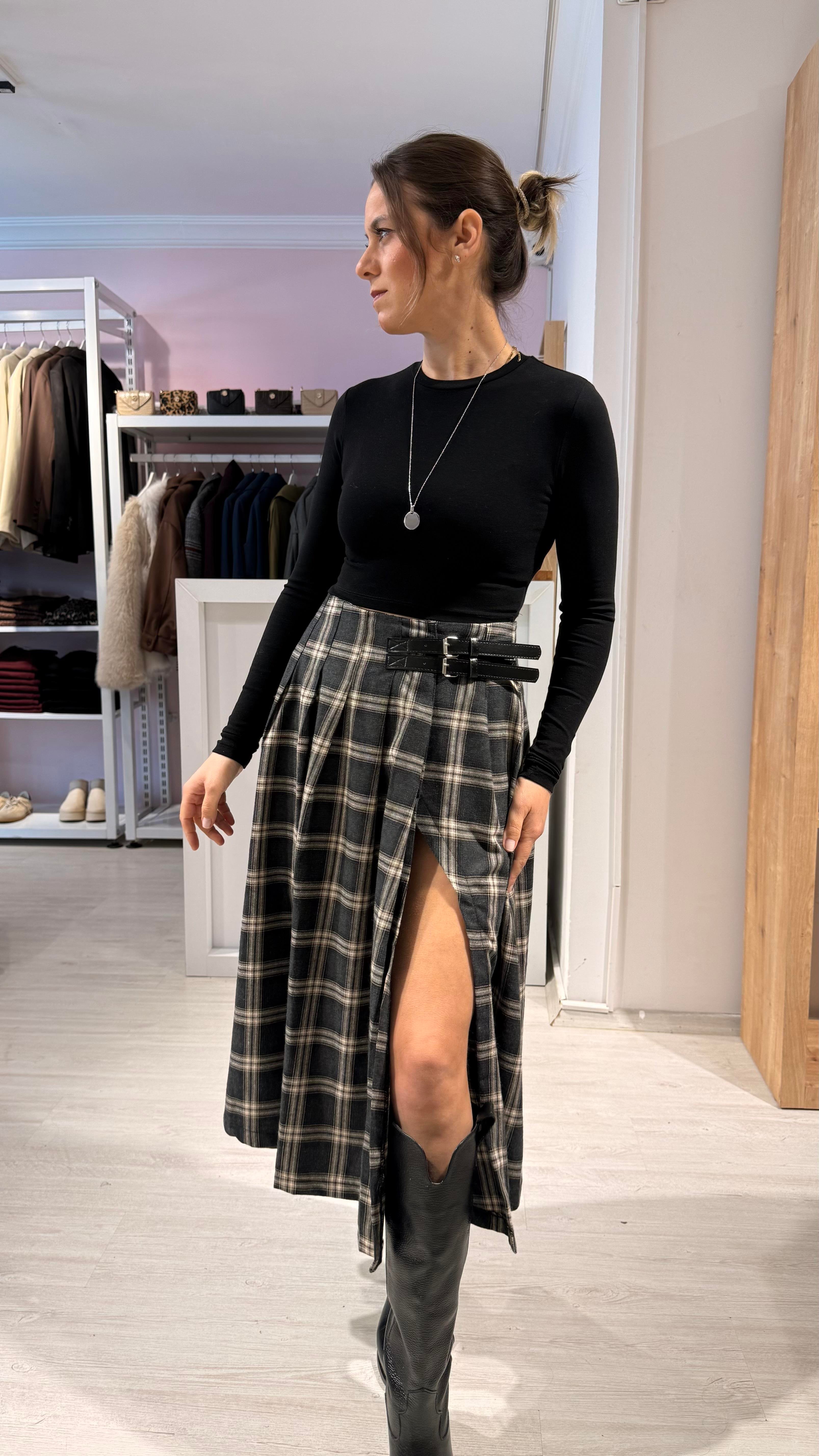 Siyah Crop Basic