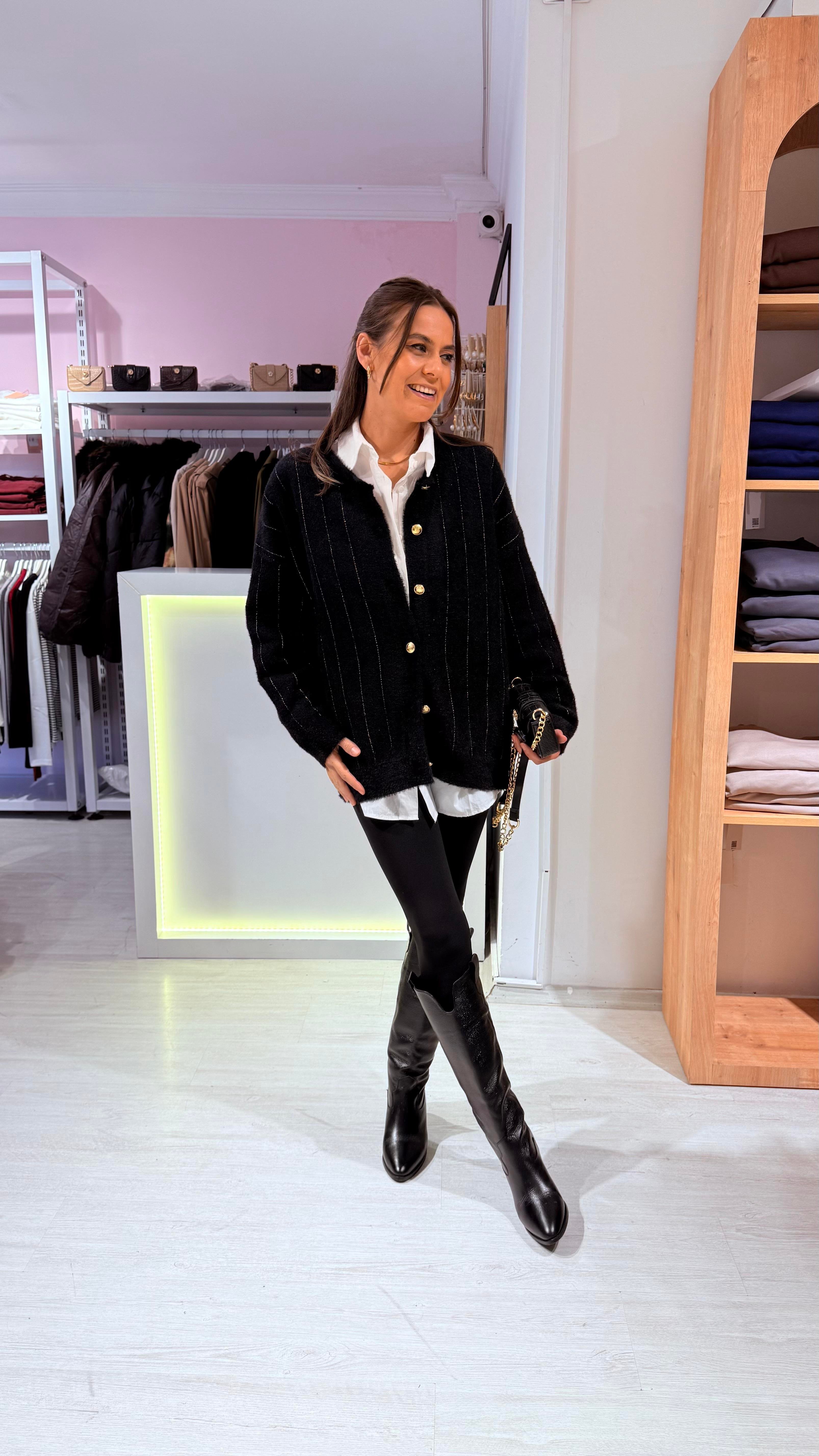 Siyah Gold Çizgili Hırka