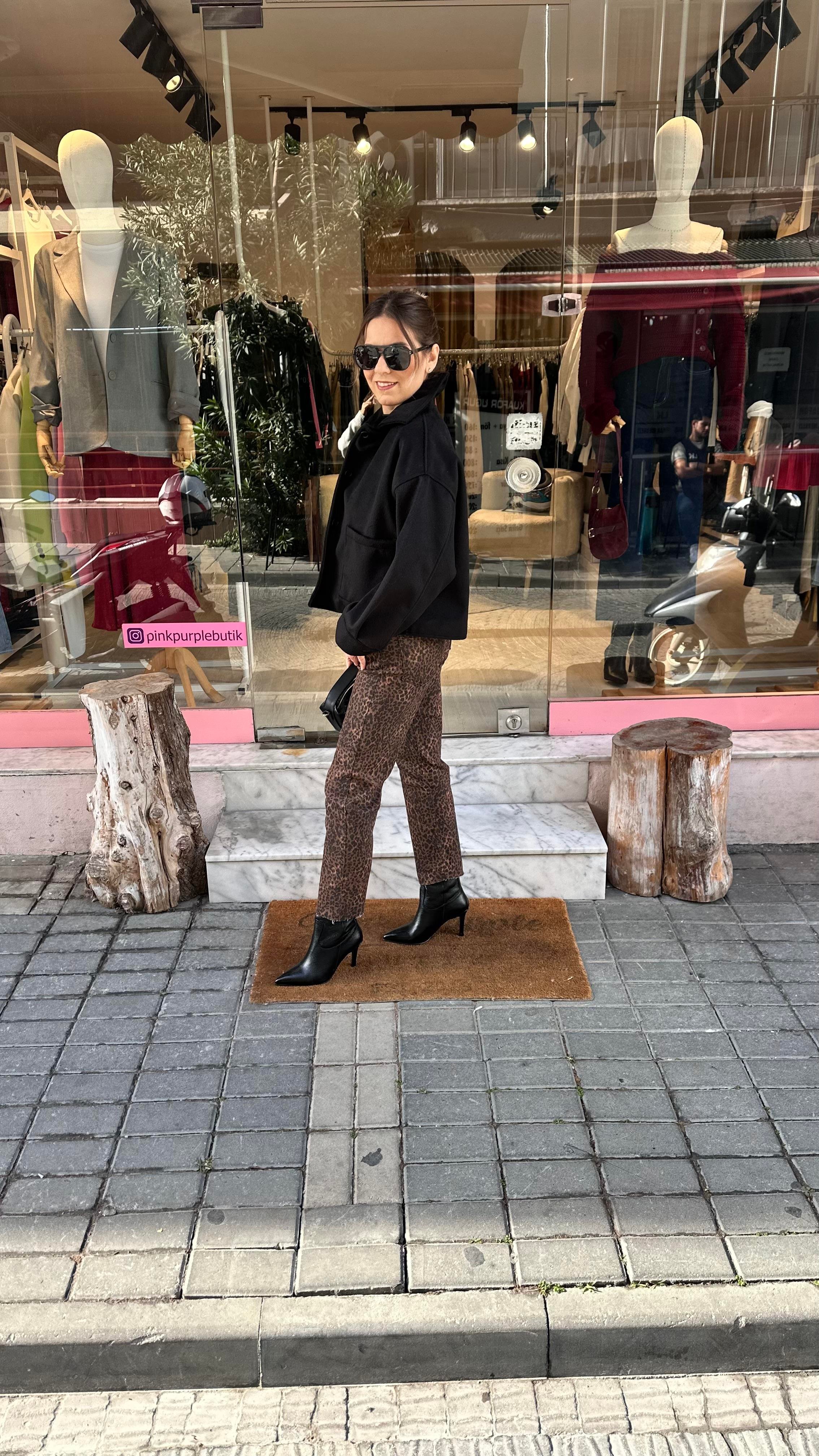 Siyah Kısa Kaşe Ceket 