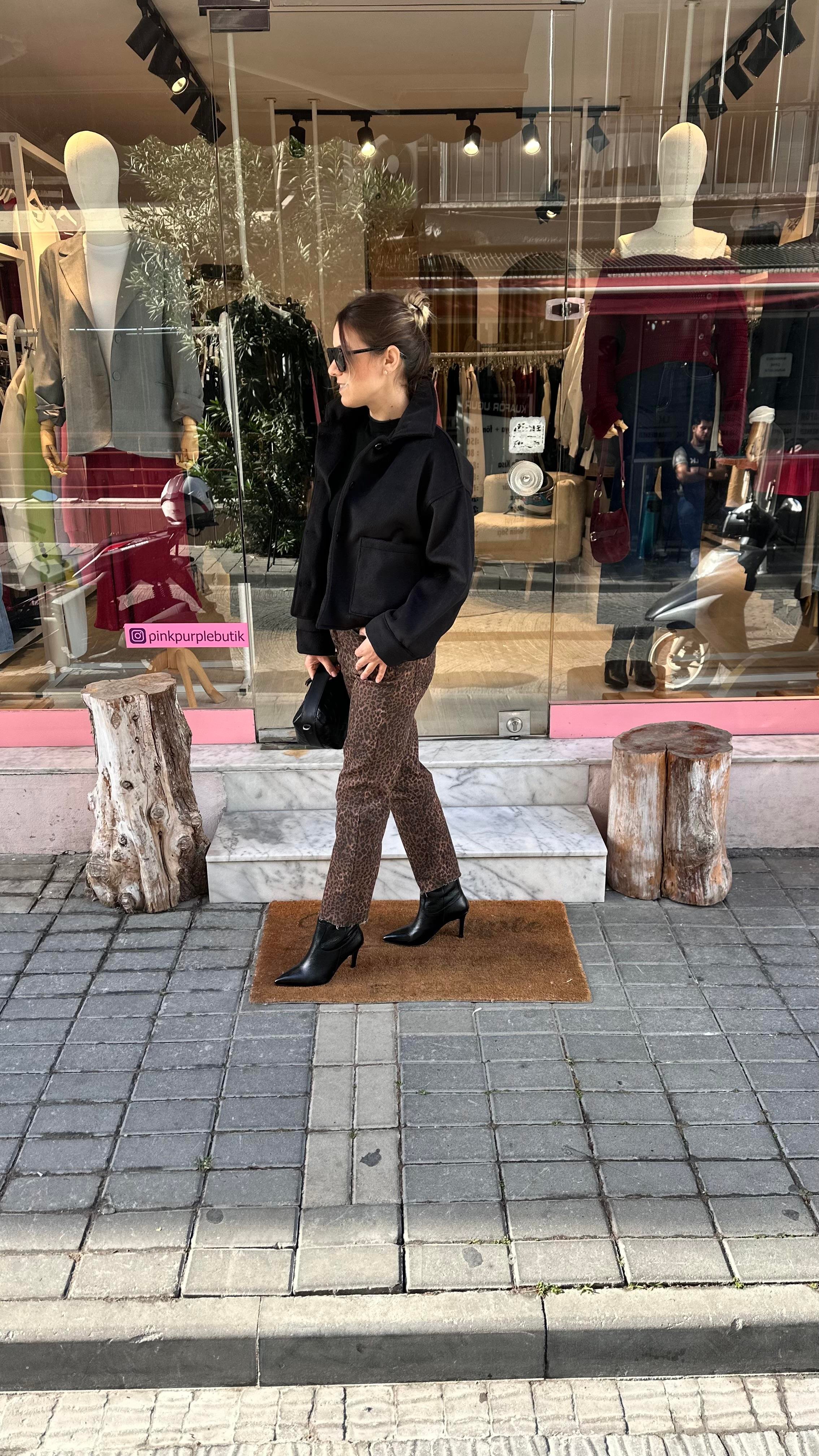 Siyah Kısa Kaşe Ceket 
