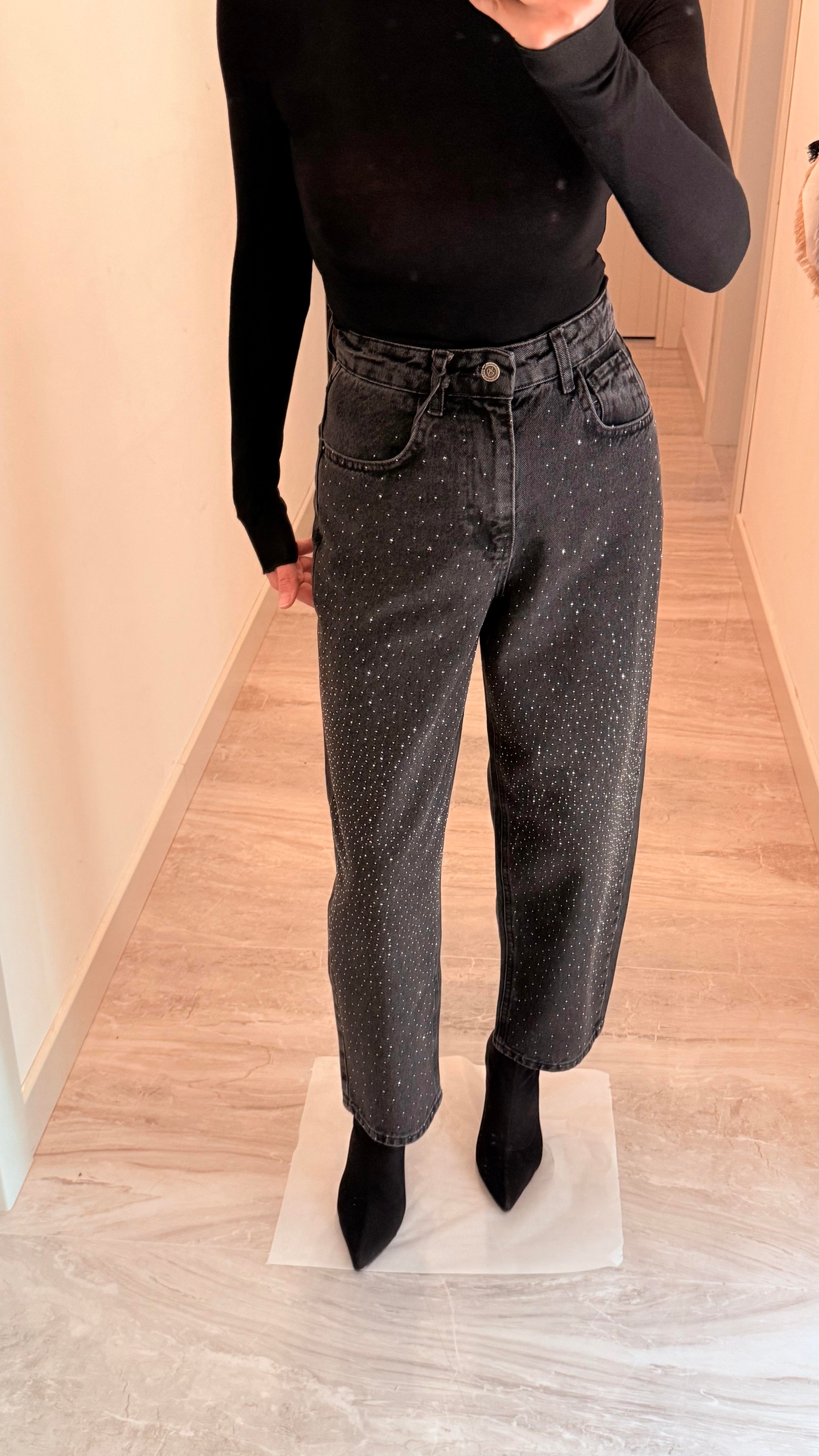 Siyah Minimal Taşlı Jean
