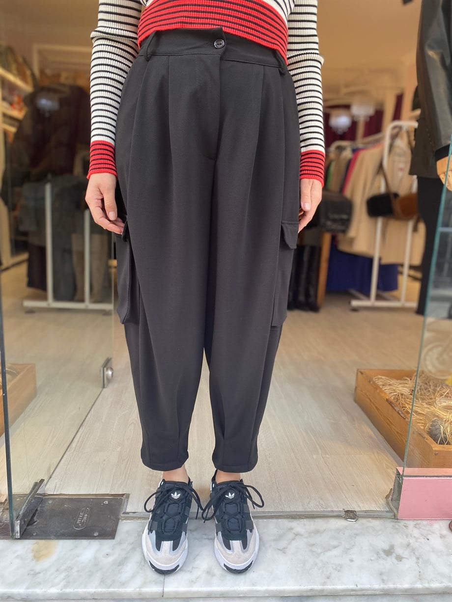 Siyah Paçası Pensli Kargo Pantolon
