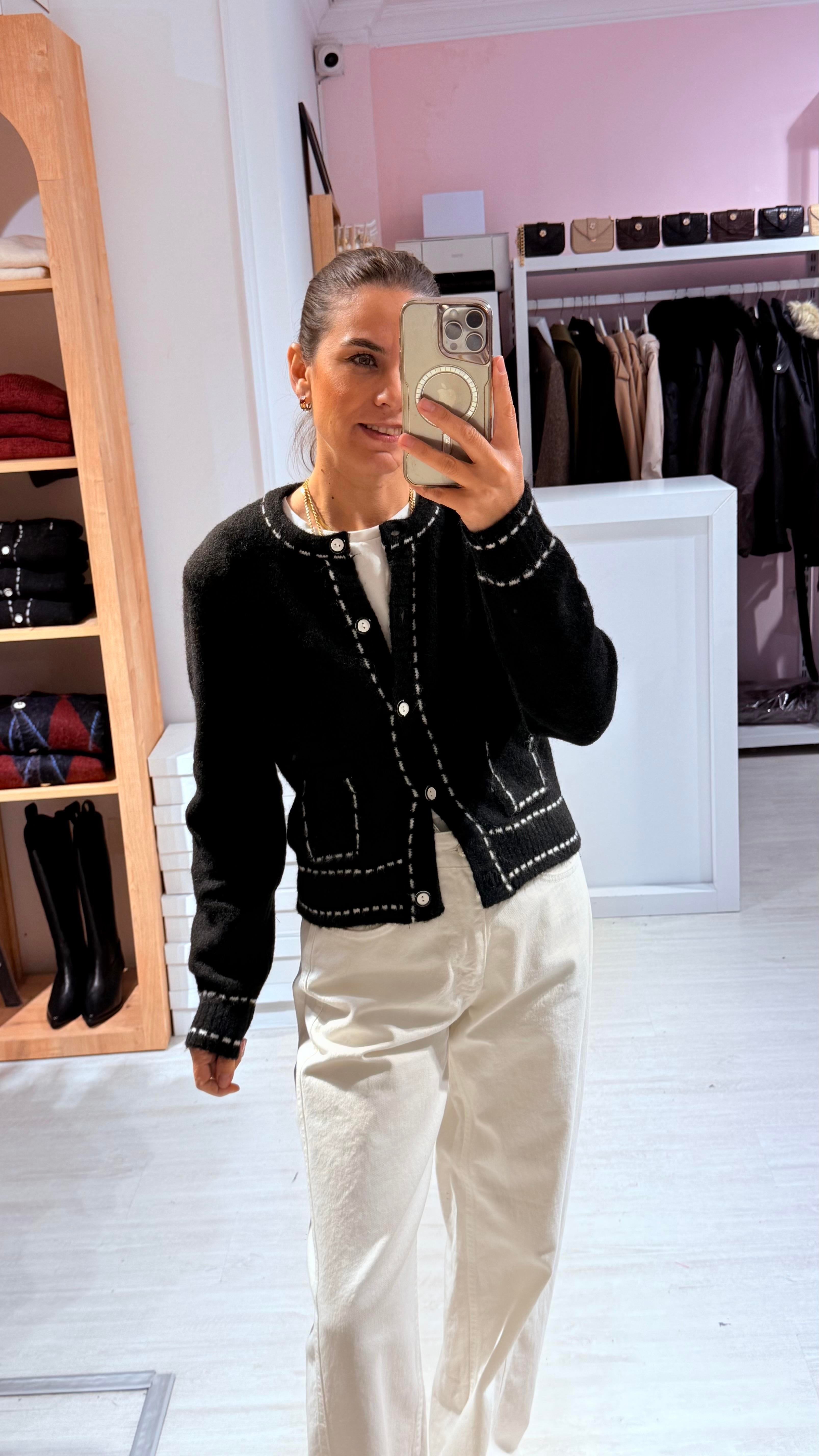 Siyah Şeritli Triko