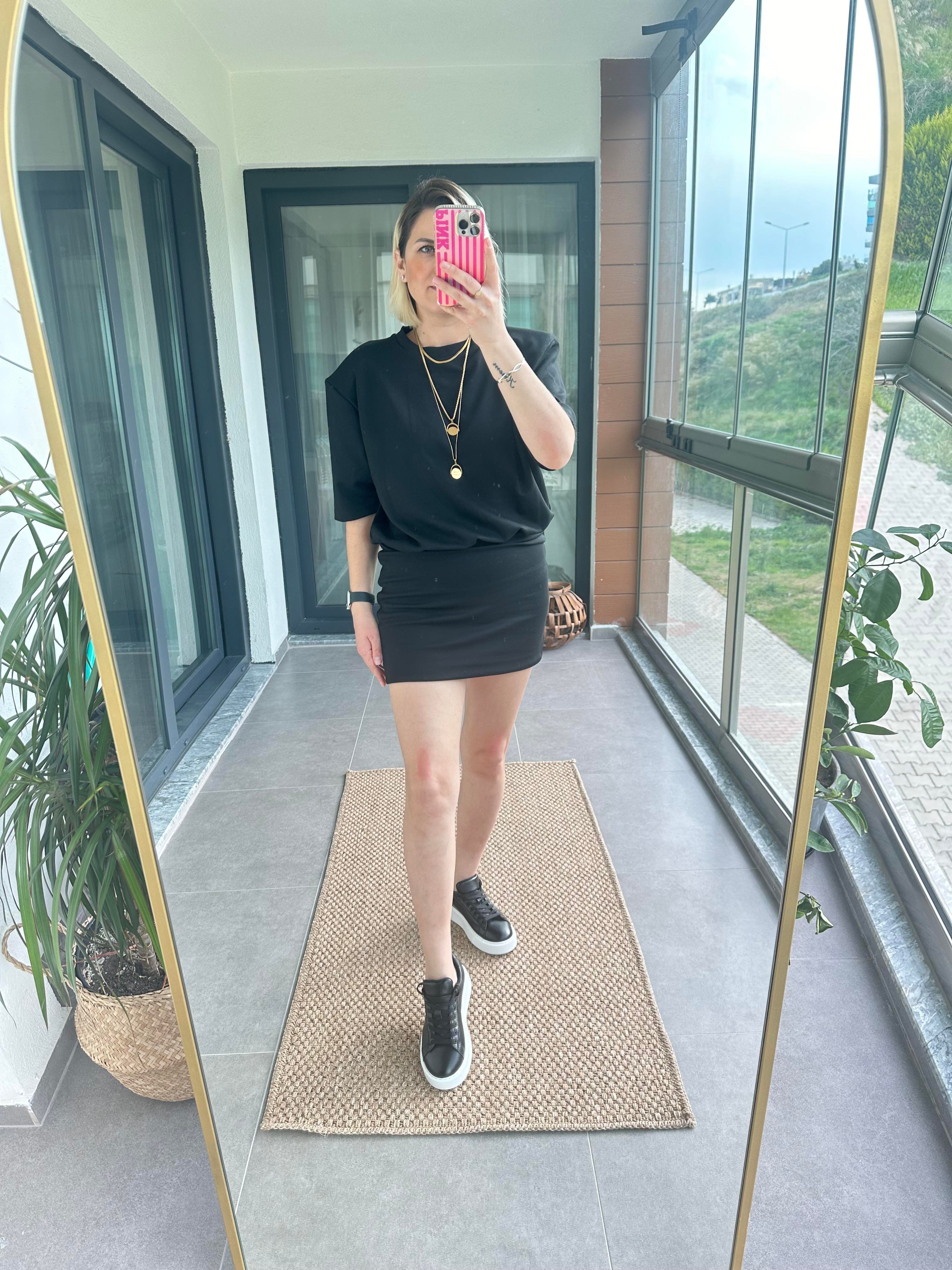 Vatkalı Mini Siyah Elbise