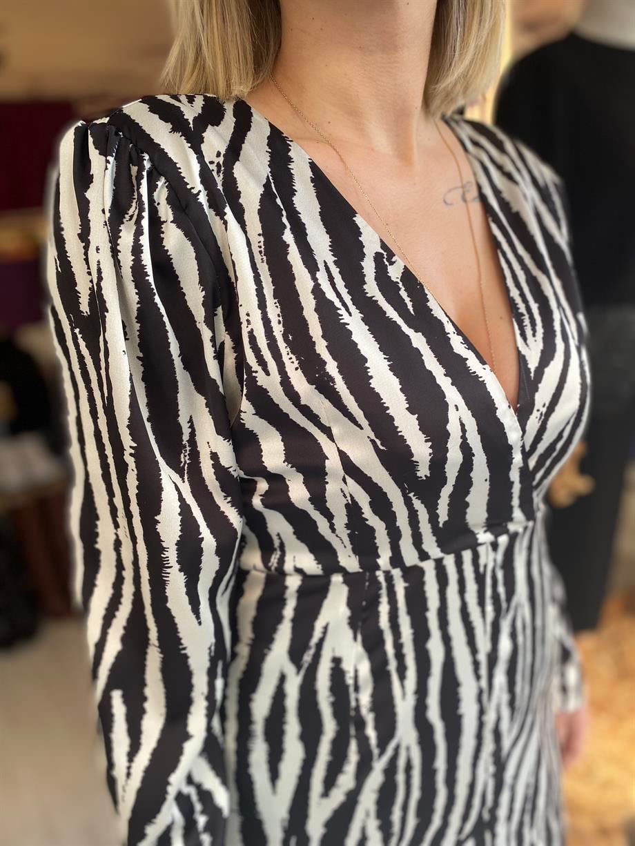Zebra Desen Yırtmaçlı Elbise