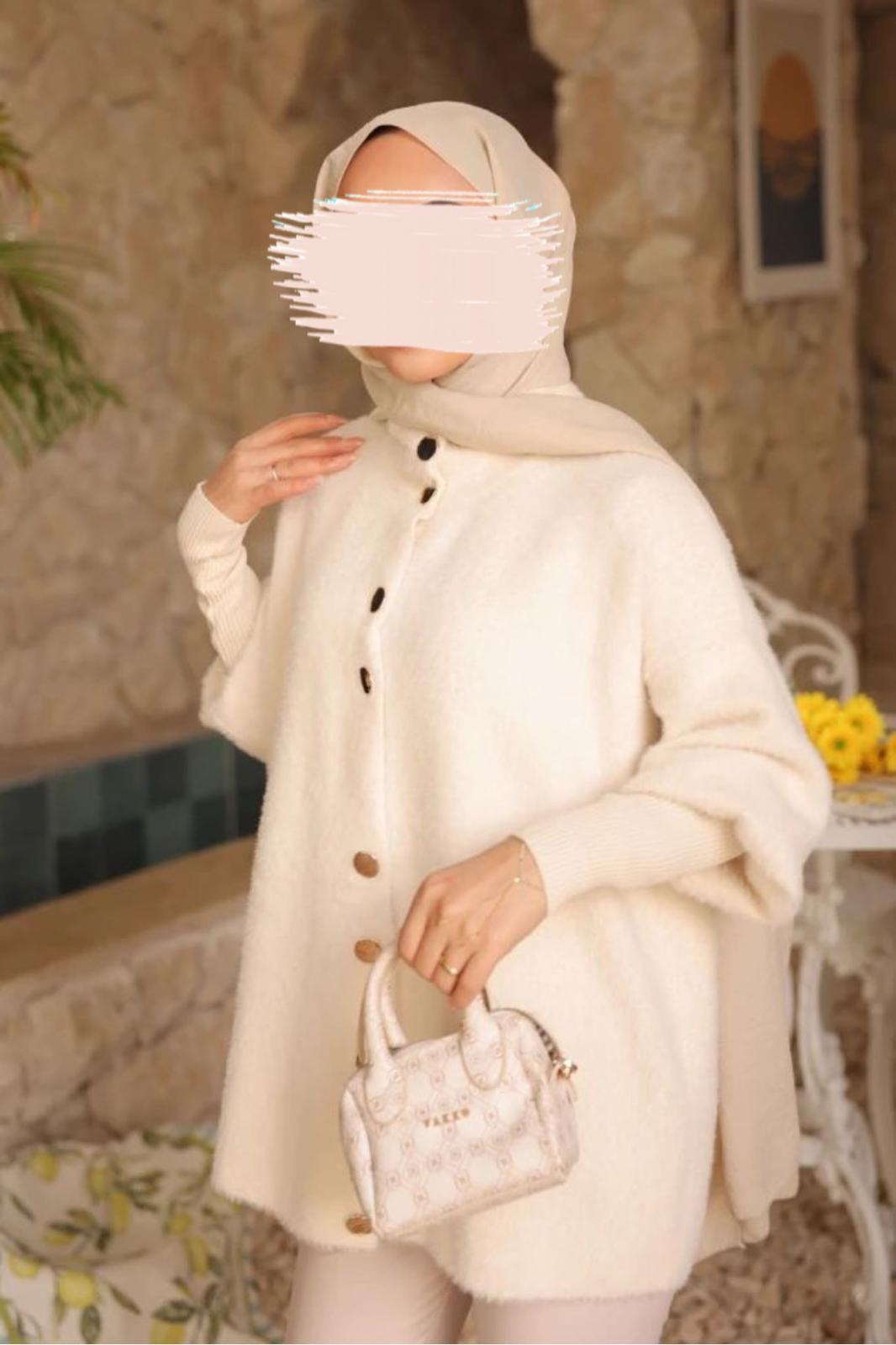 Gold Düğmeli Angora Hırka