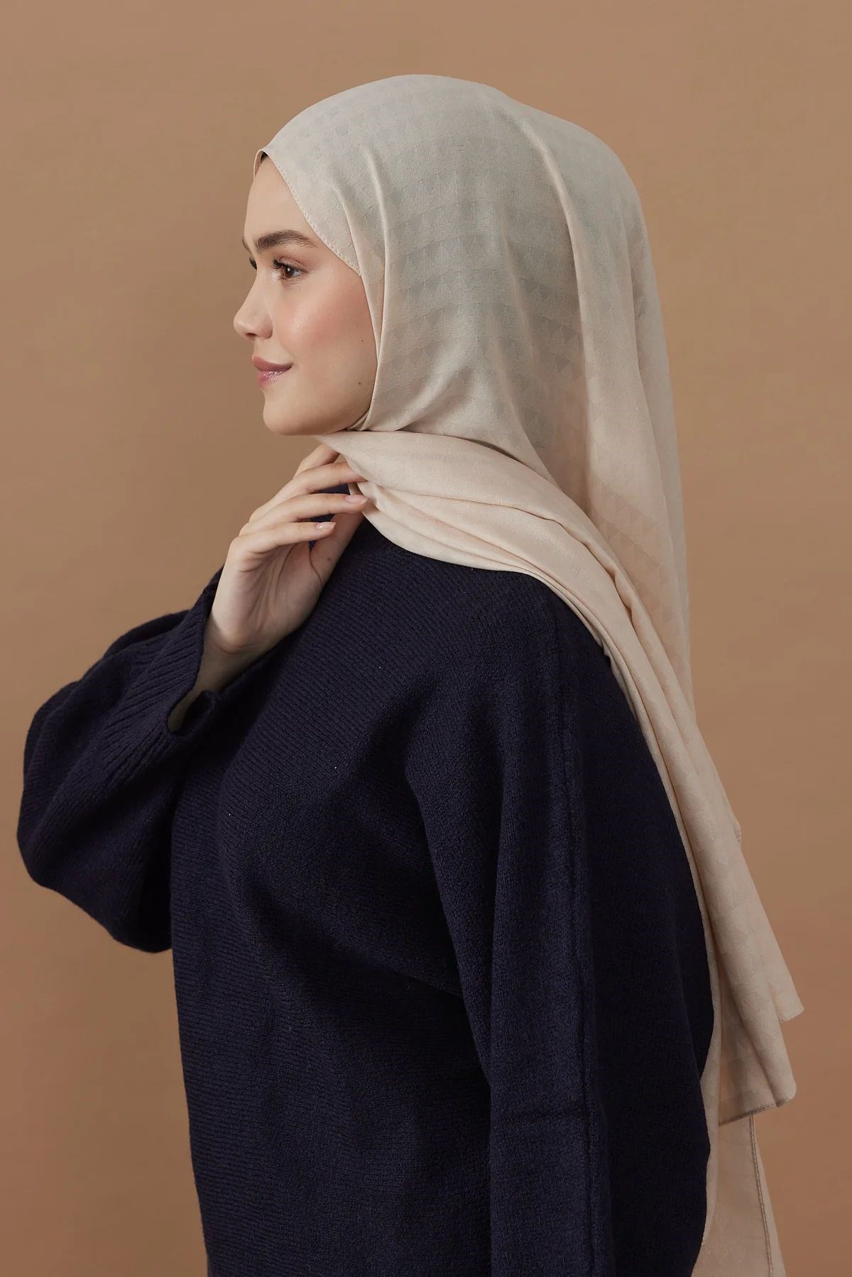 Soft Jakar Üçgen Desen Şal İğde