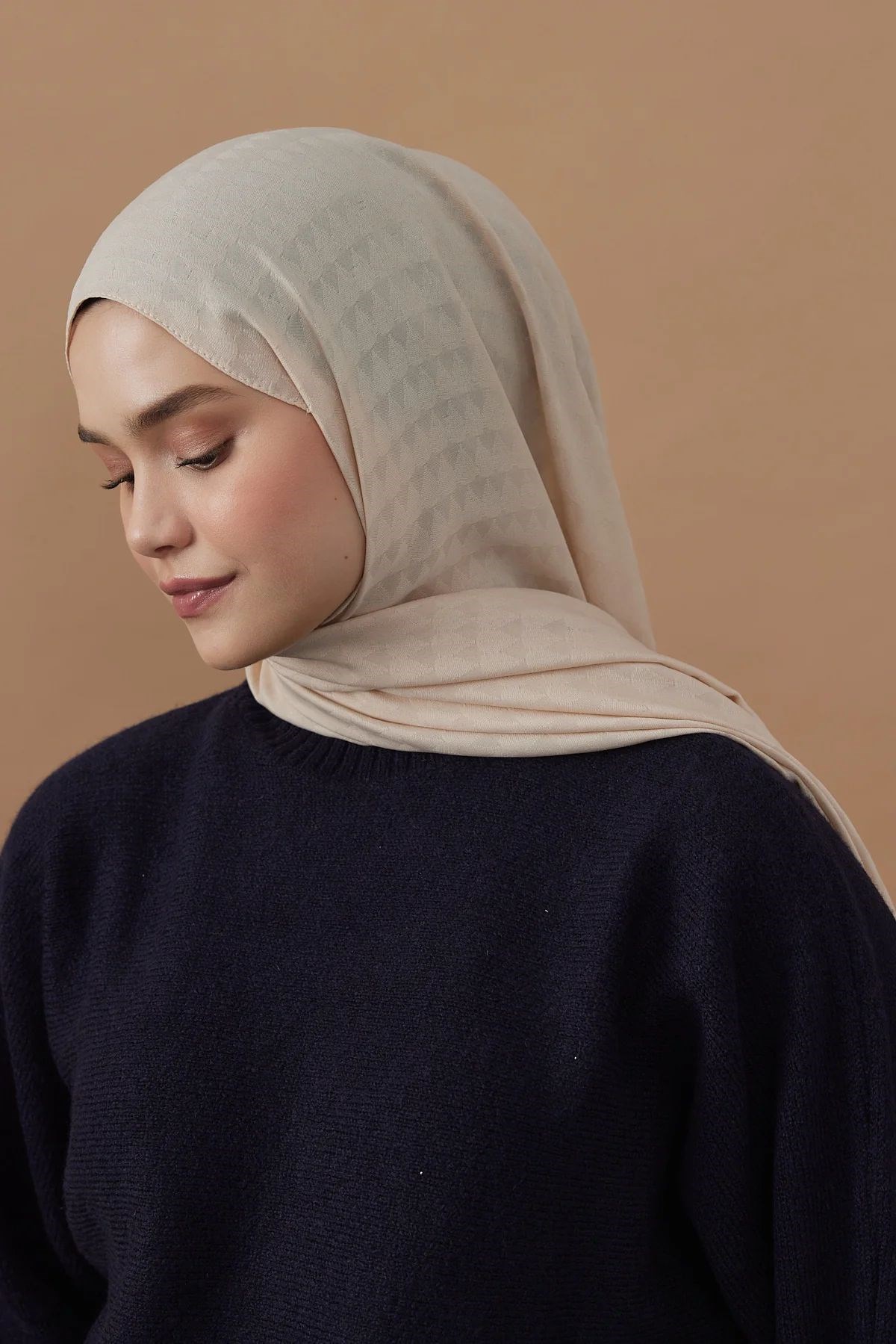 Soft Jakar Üçgen Desen Şal İğde