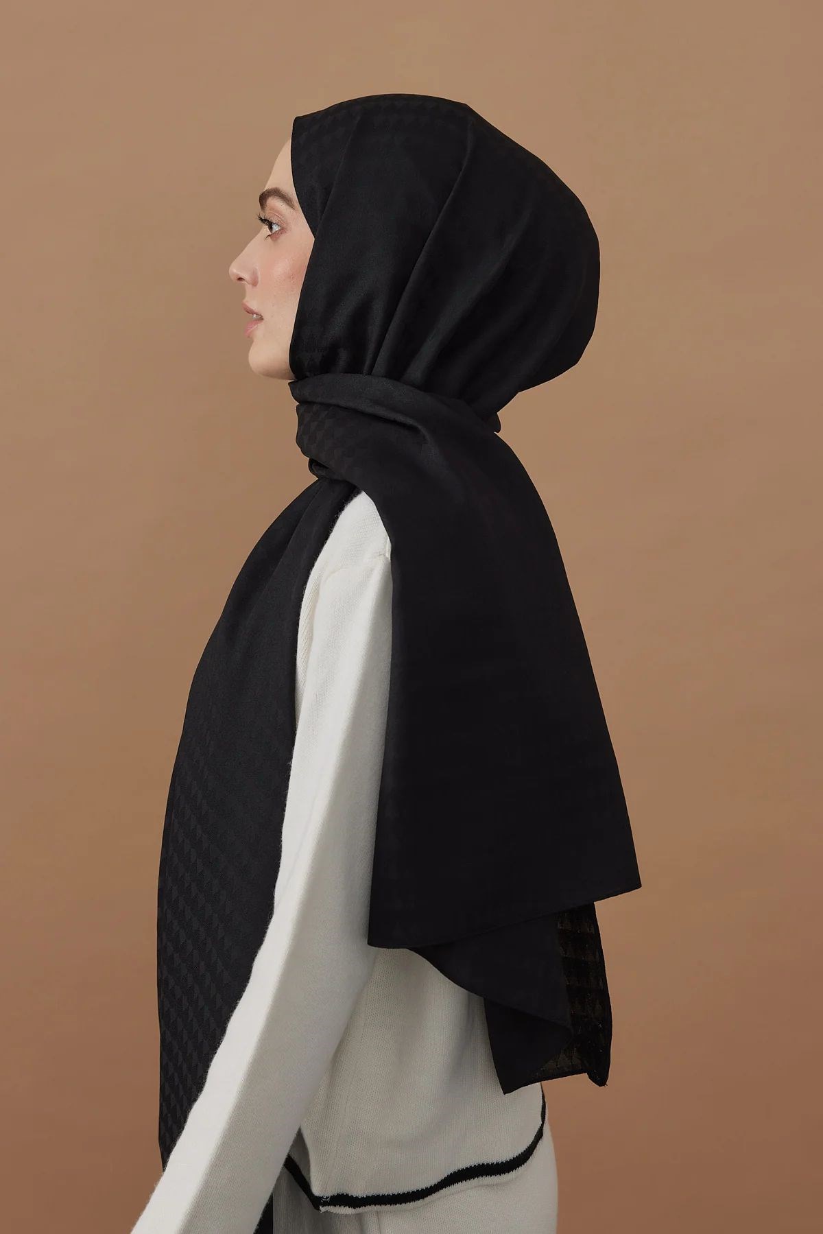 Soft Jakar Üçgen Desen Şal Siyah