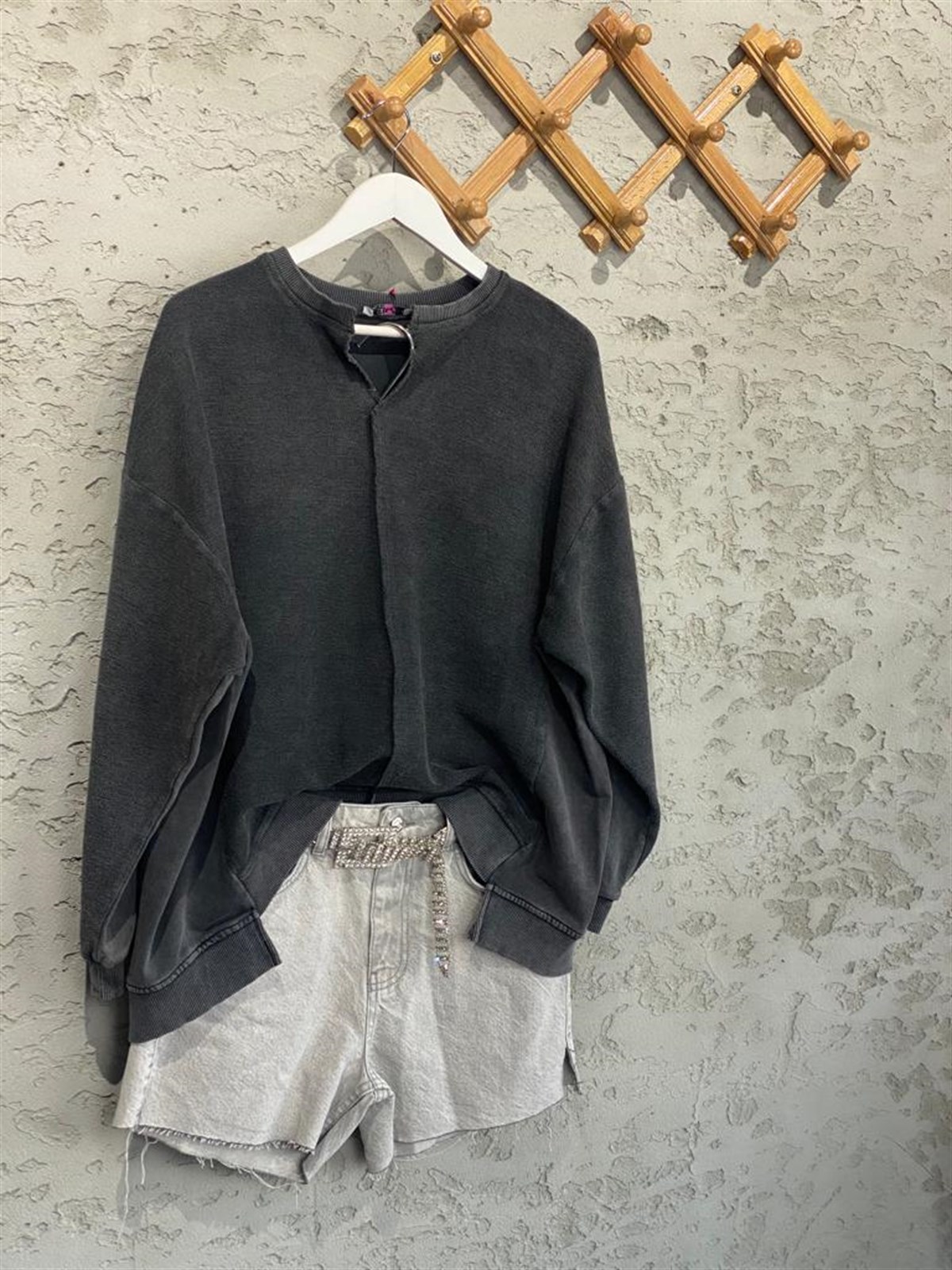 	Kar Yıkama Kesik V Yaka Oversize Sweat (Antrasit)