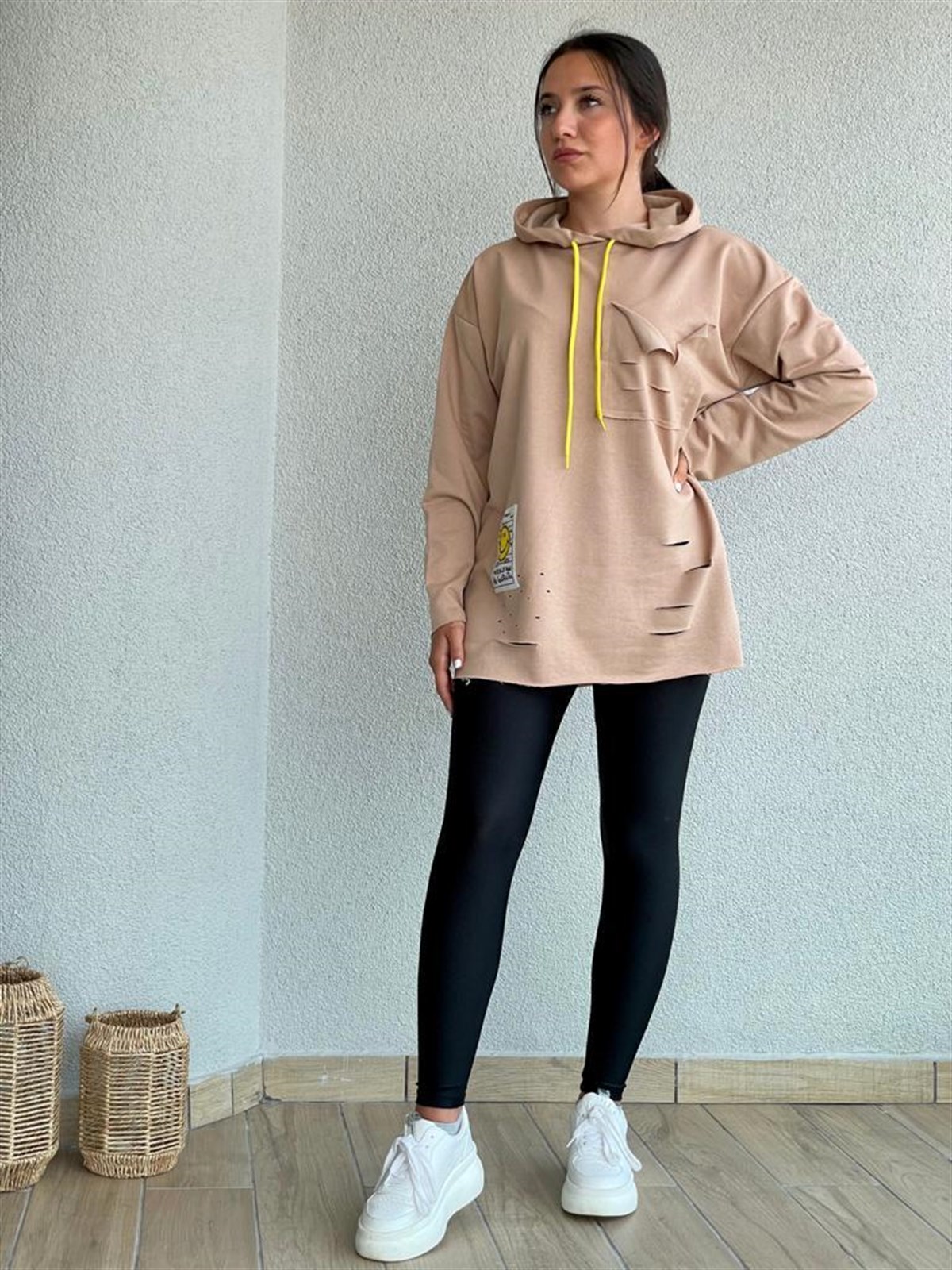 Arma Detaylı Yırtık Sweat (Camel)