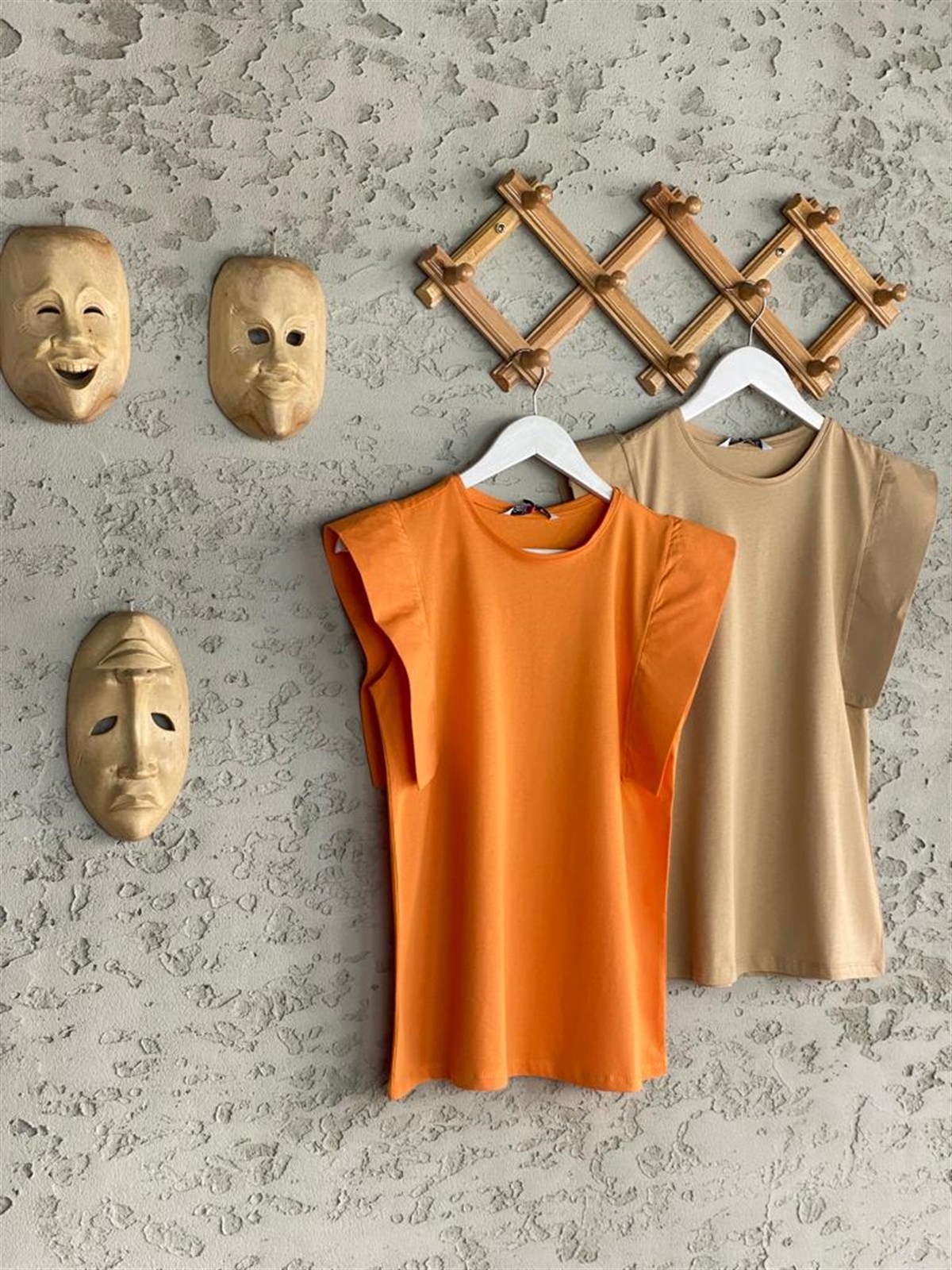 Bisiklet Yaka Omuz Vatka Detaylı Tişört (Oranj/Bej)