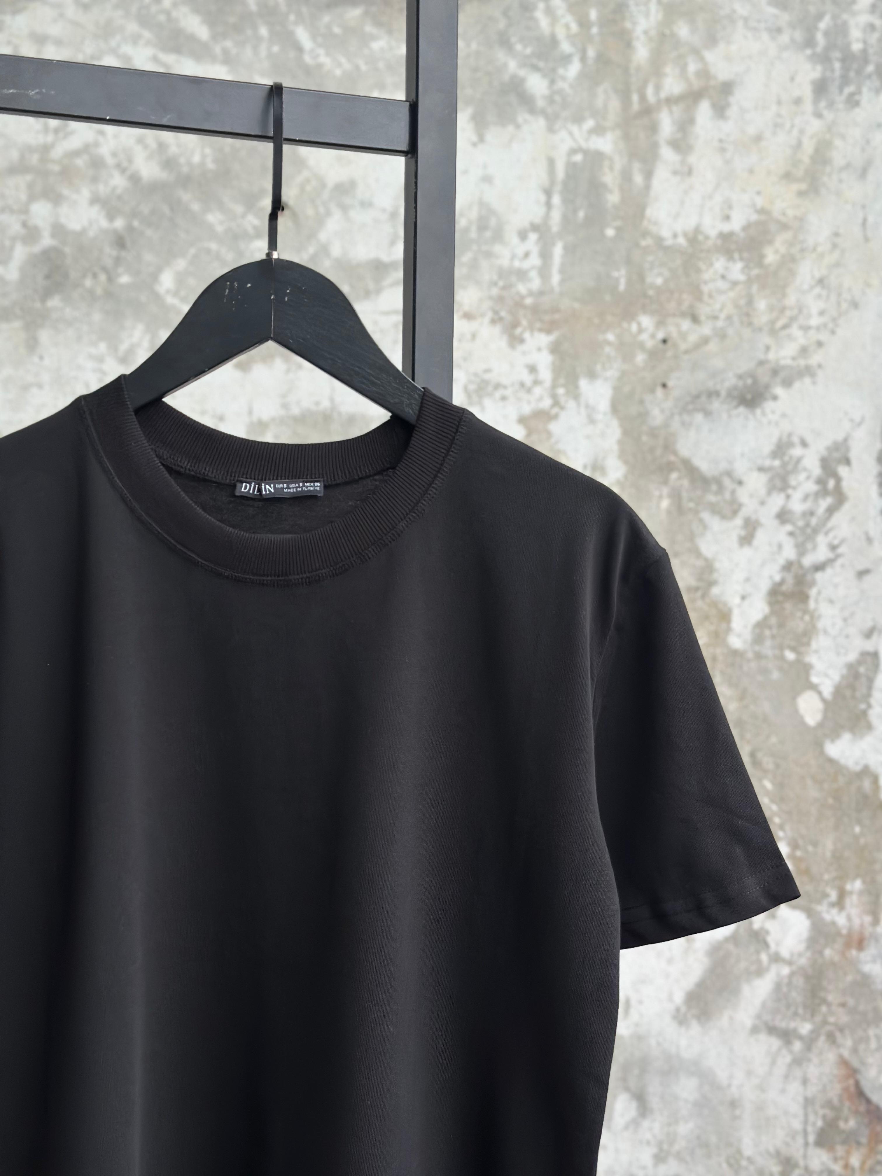 Bisiklet Yaka Oversize Tişört (Siyah/Gri)