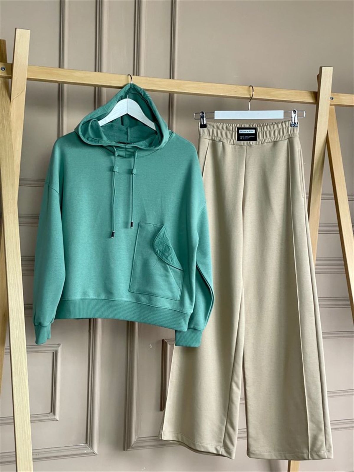 Cep Detaylı Boğazlı Sweat (Mint)