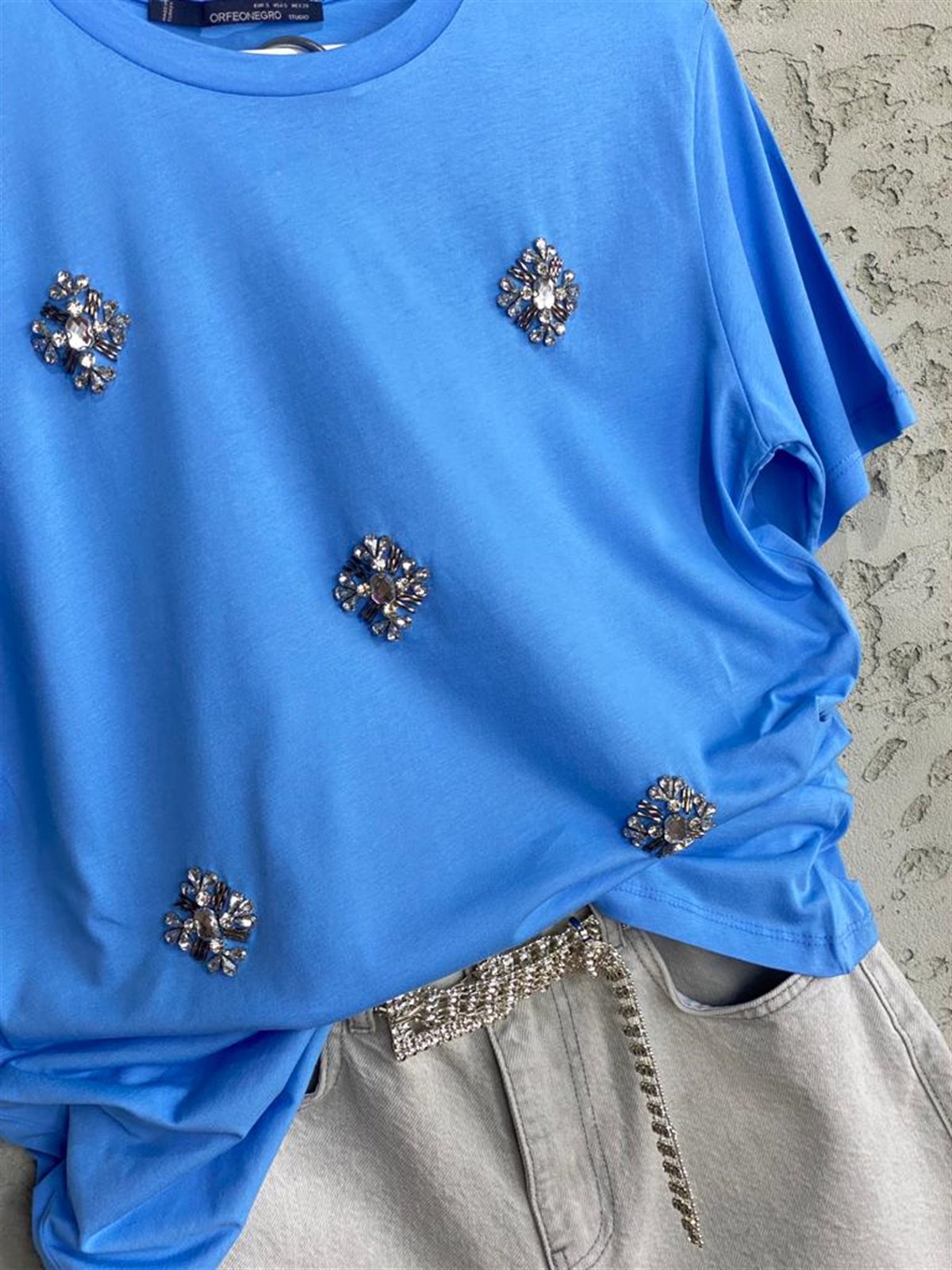 Çiçek Desenli Taş İşlemeli Basic Tshirt (Mavi)