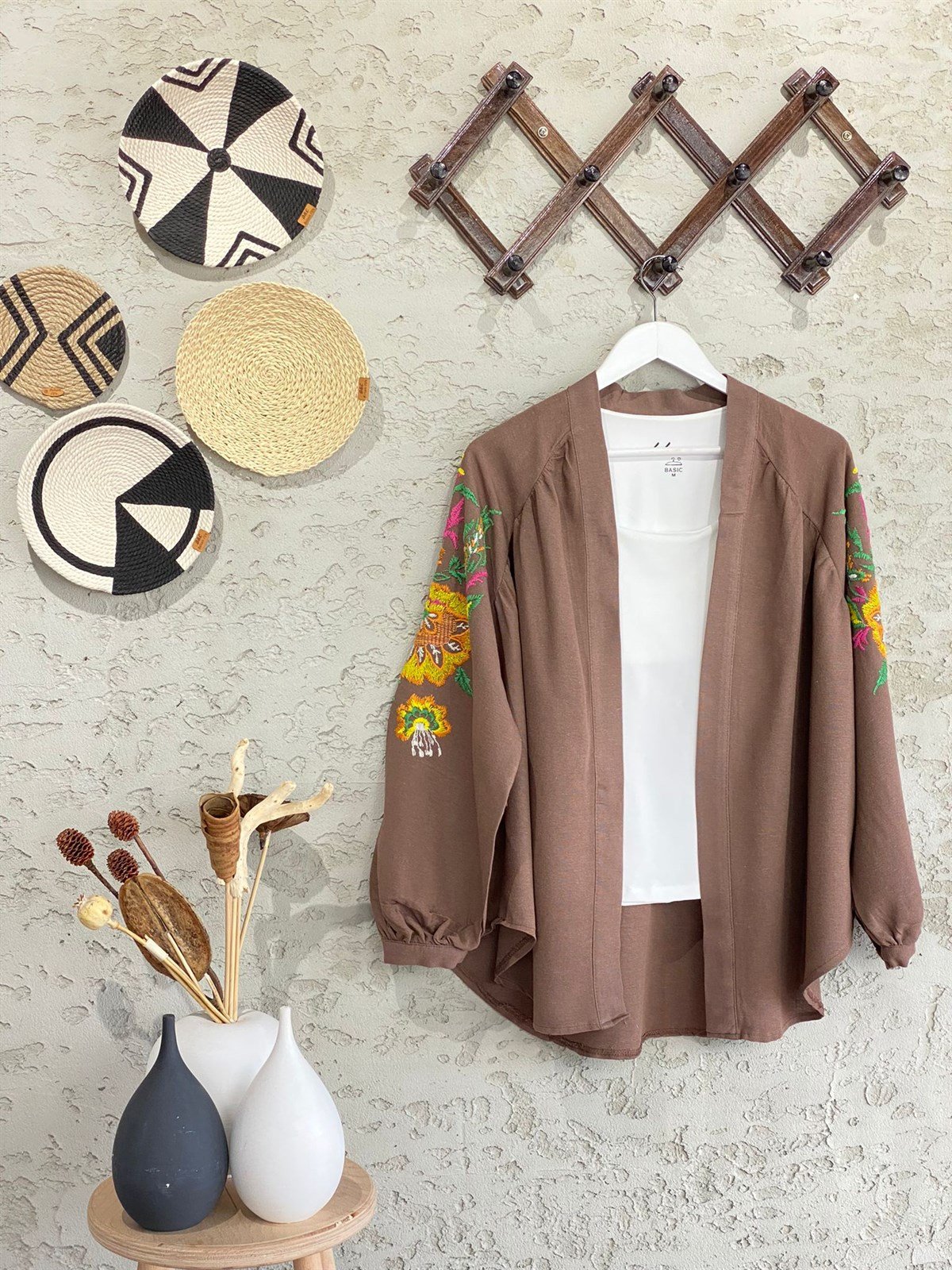 Çiçek İşlemeli Keten Kimono (Kahverengi)