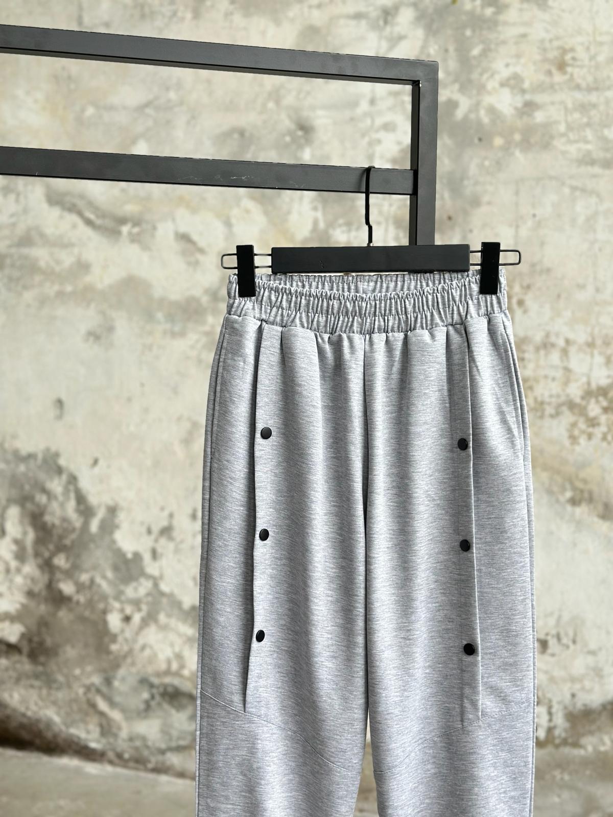 Çıtçıt Detaylı Paça Lastikli Pantolon (Gri)