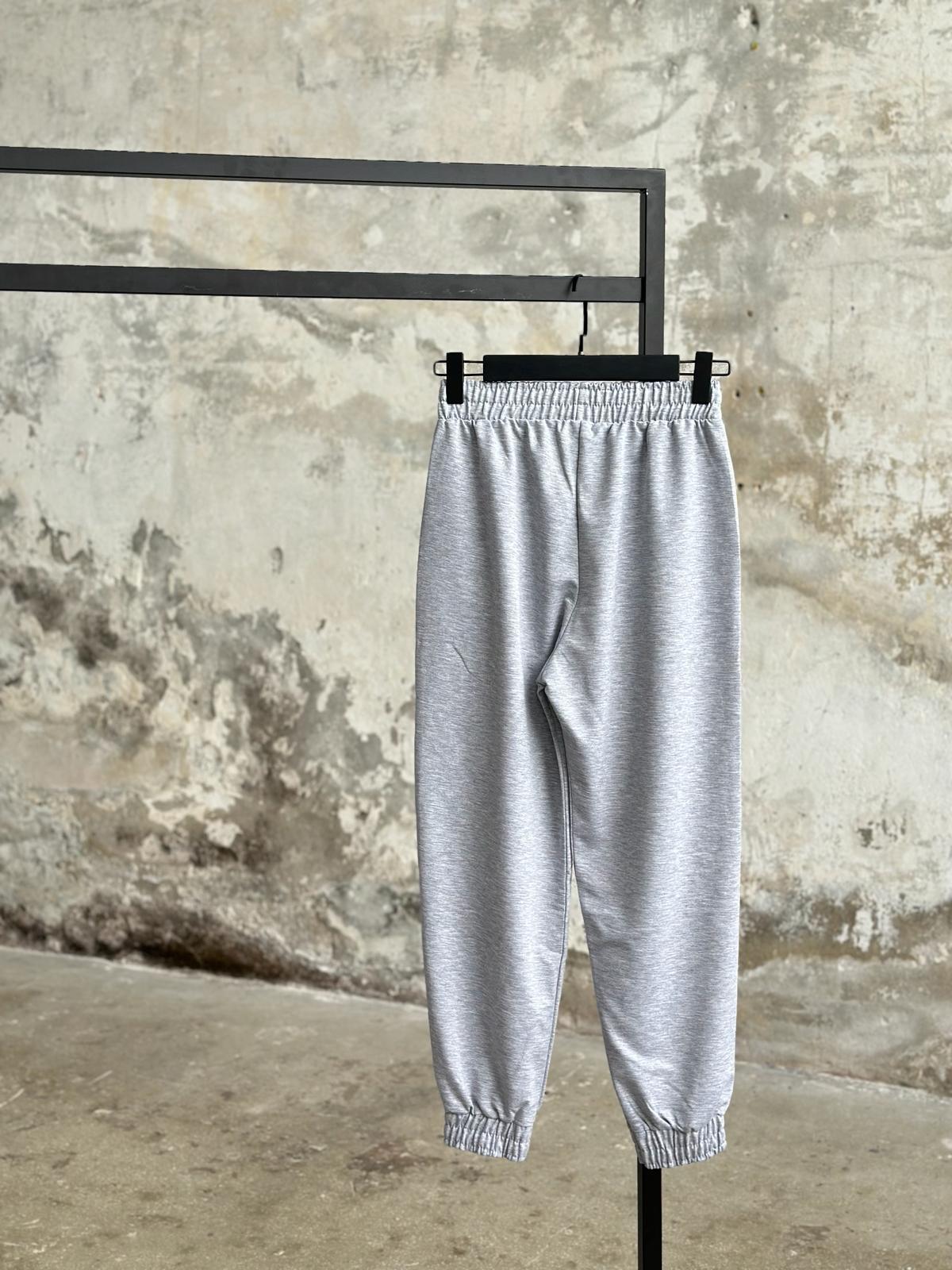 Çıtçıt Detaylı Paça Lastikli Pantolon (Gri)
