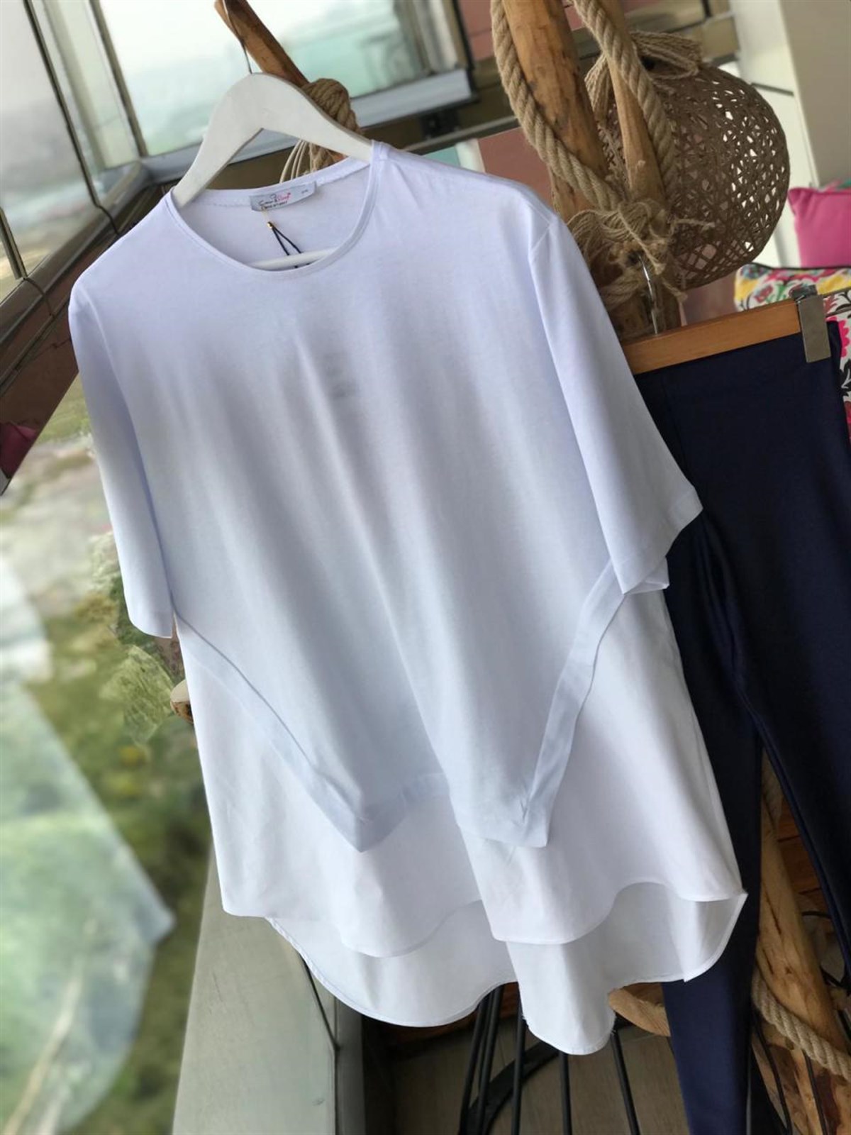 Coton Kumaş Detaylı Asimetrik Tshirt (BEYAZ)