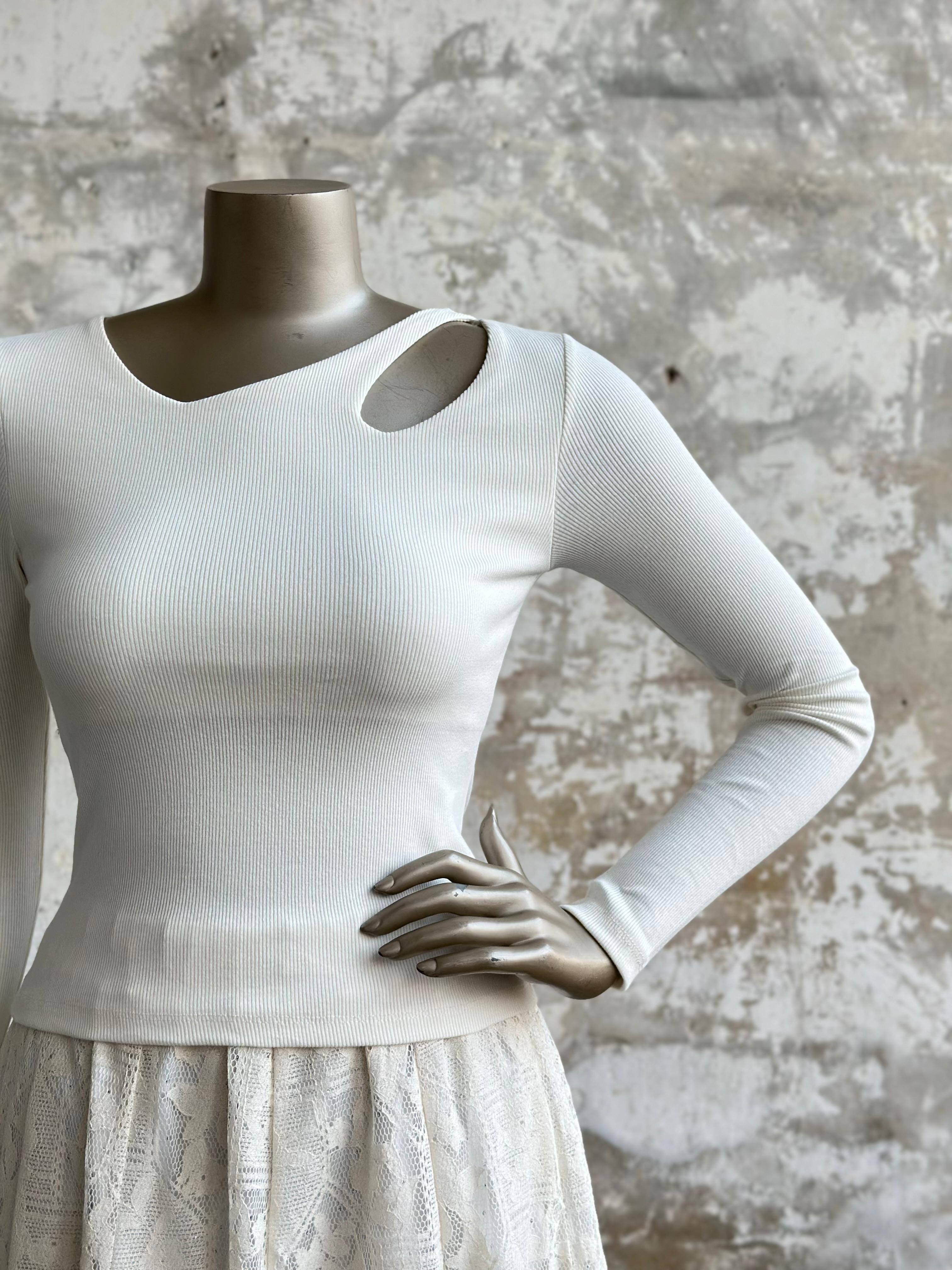 Dekolte Detaylı Kadın Bluz (Beyaz)