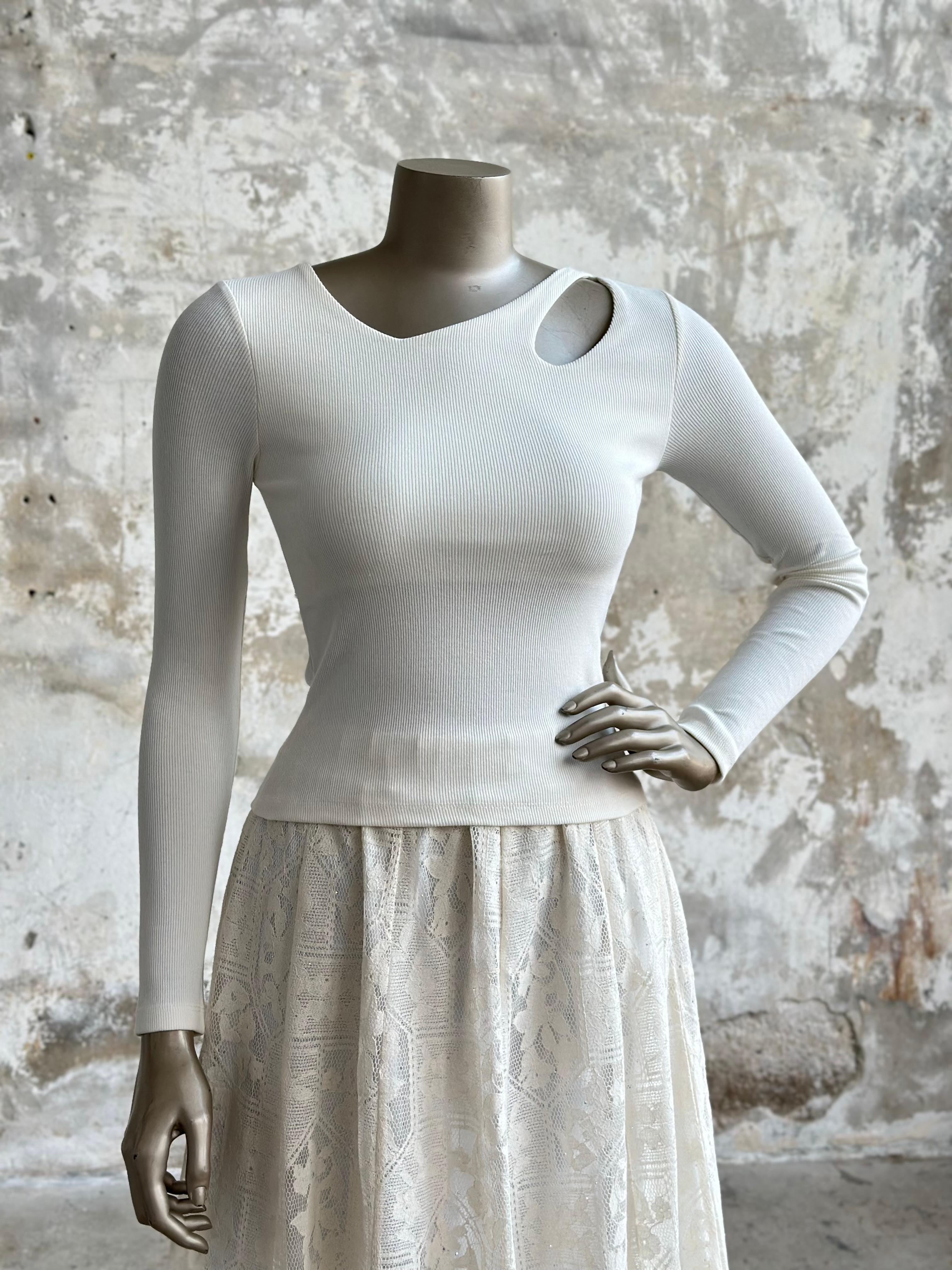 Dekolte Detaylı Kadın Bluz (Beyaz)