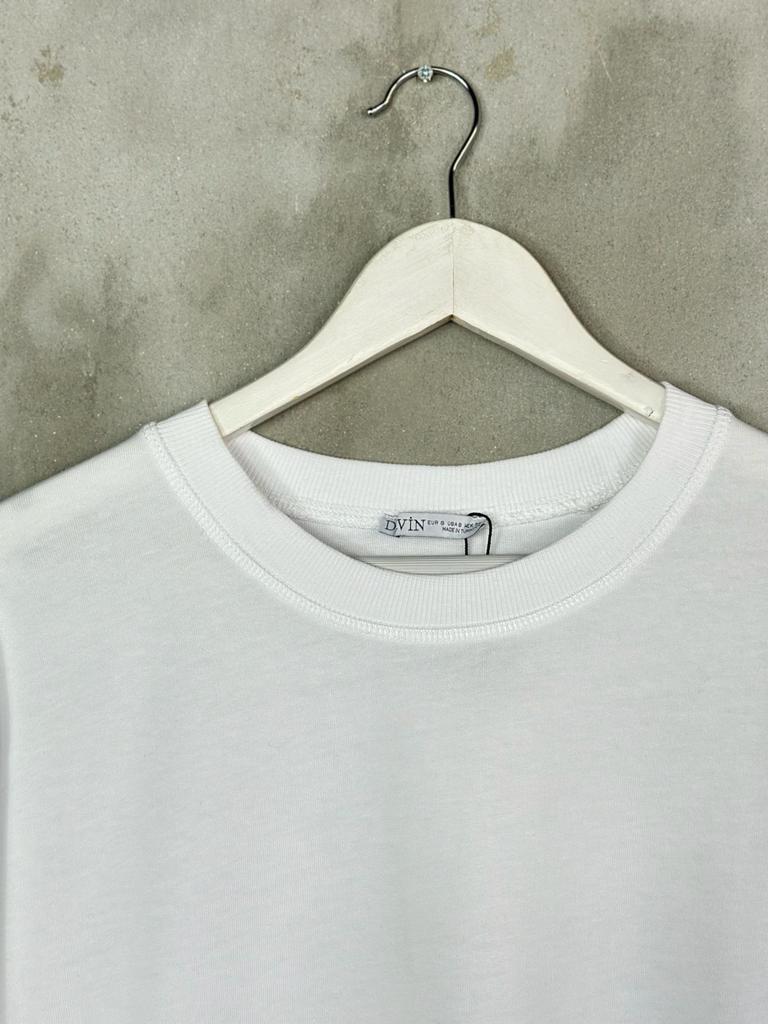 Dekoratif Dikişli Bisiklet Yaka Tshirt (Beyaz)