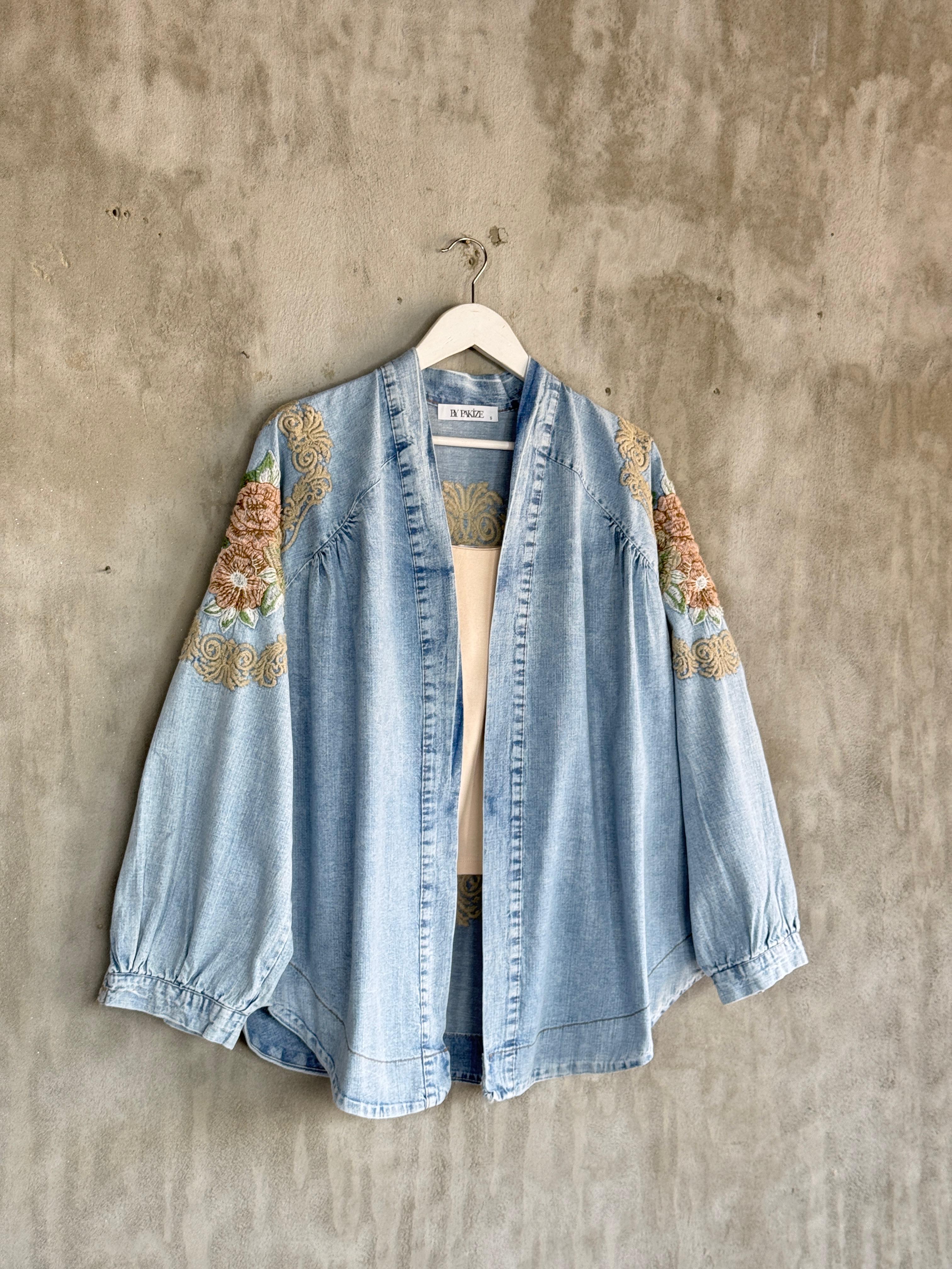 Denim Full Nakışlı Oversize Kimono (Buz Mavisi)