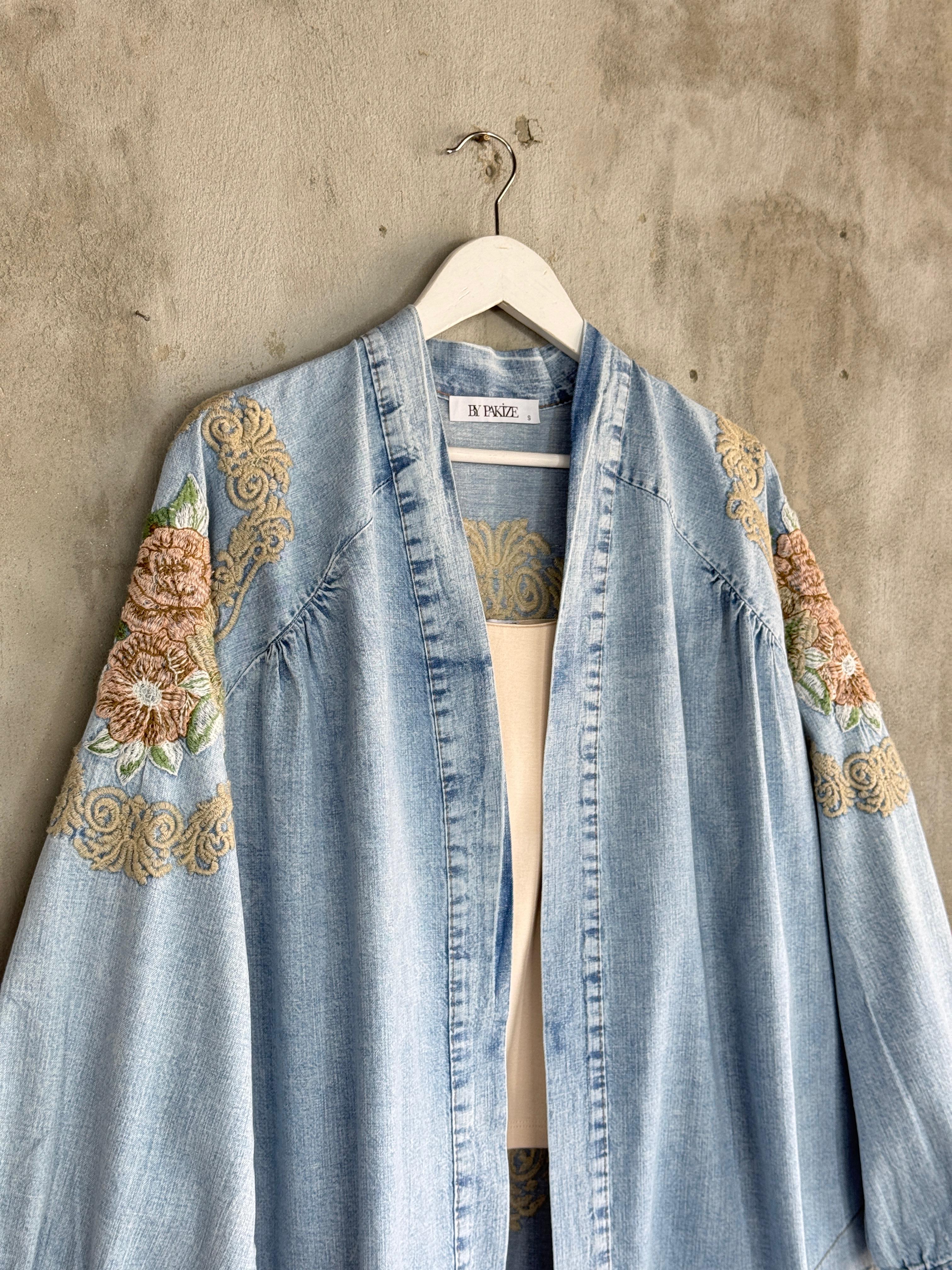 Denim Full Nakışlı Oversize Kimono (Buz Mavisi)