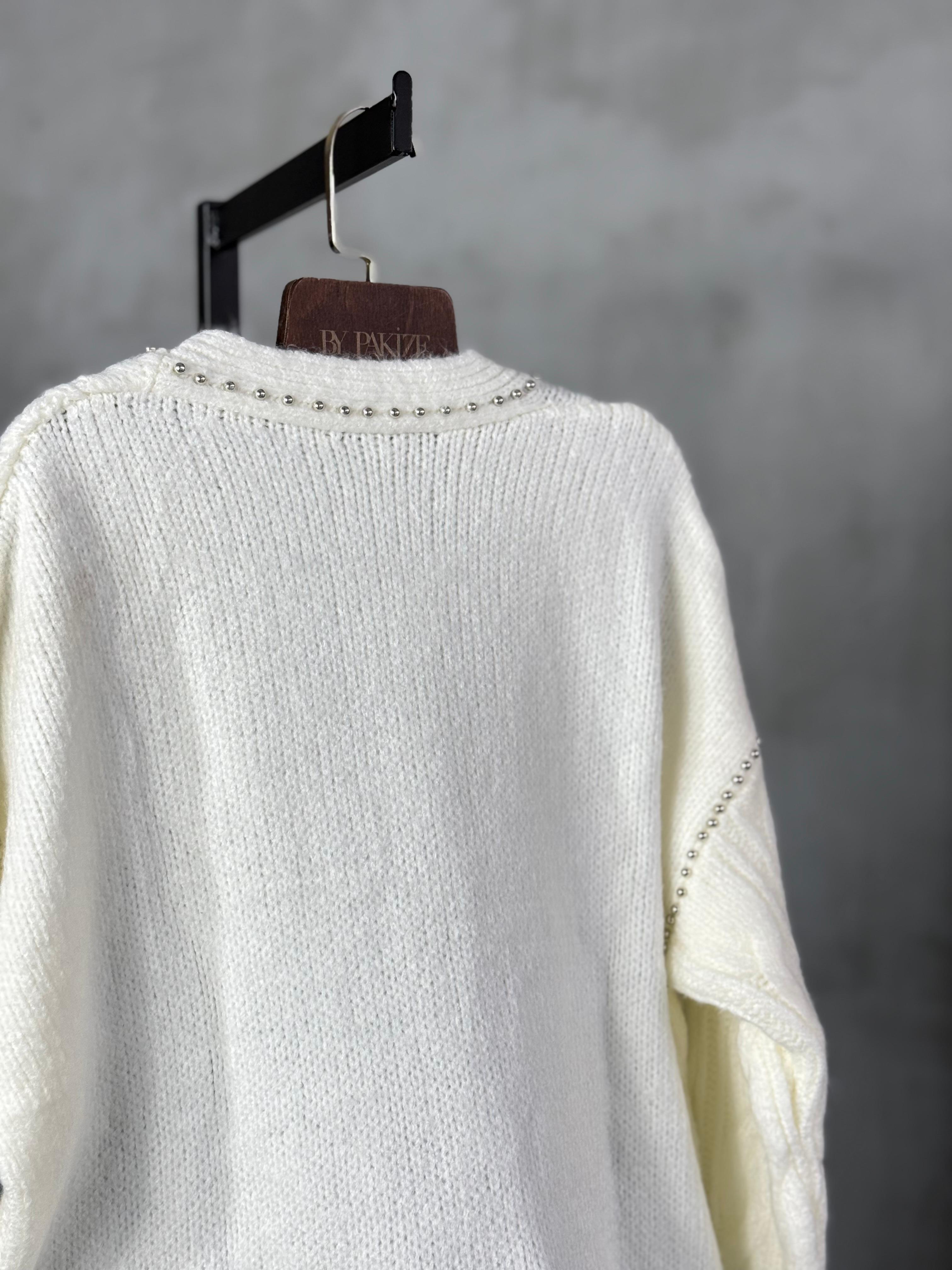 Deri Kol Detaylı Zımbalı Hırka (Ekru)