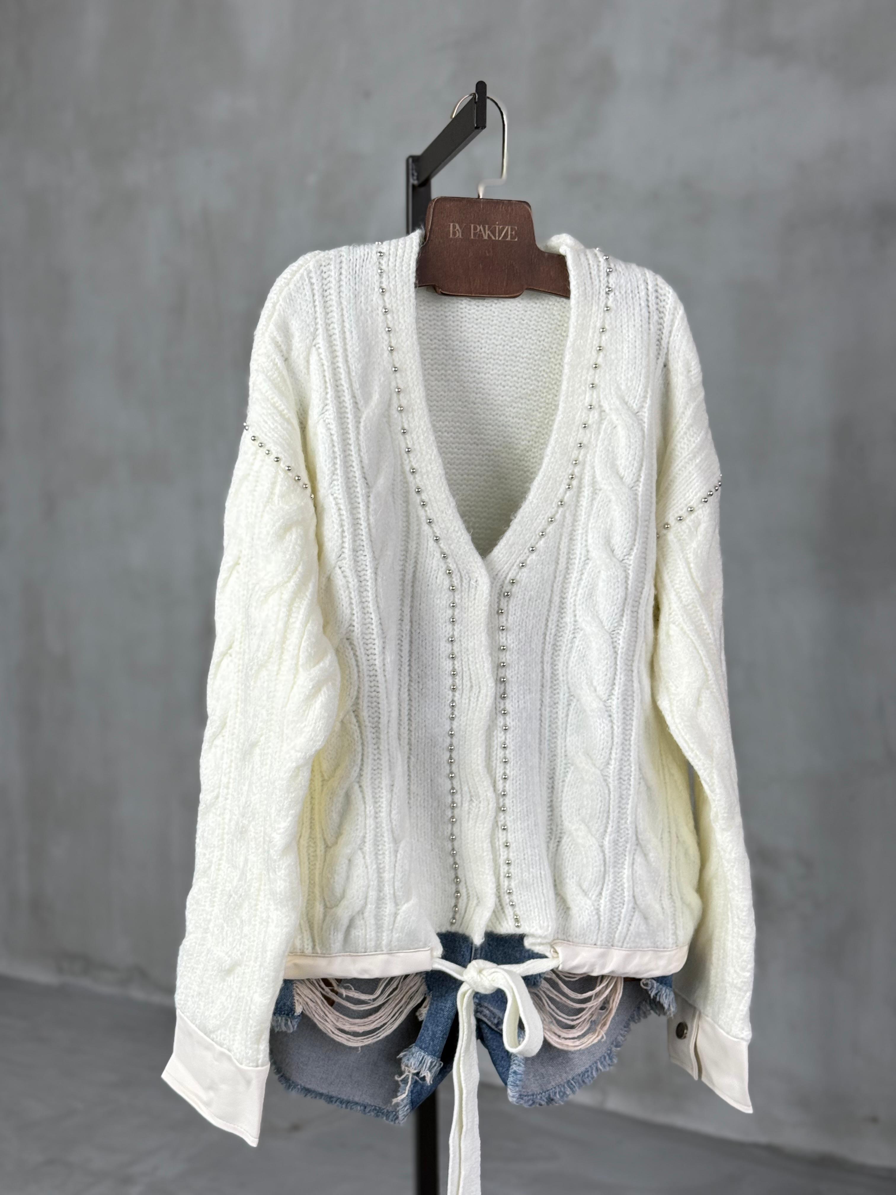 Deri Kol Detaylı Zımbalı Hırka (Ekru)