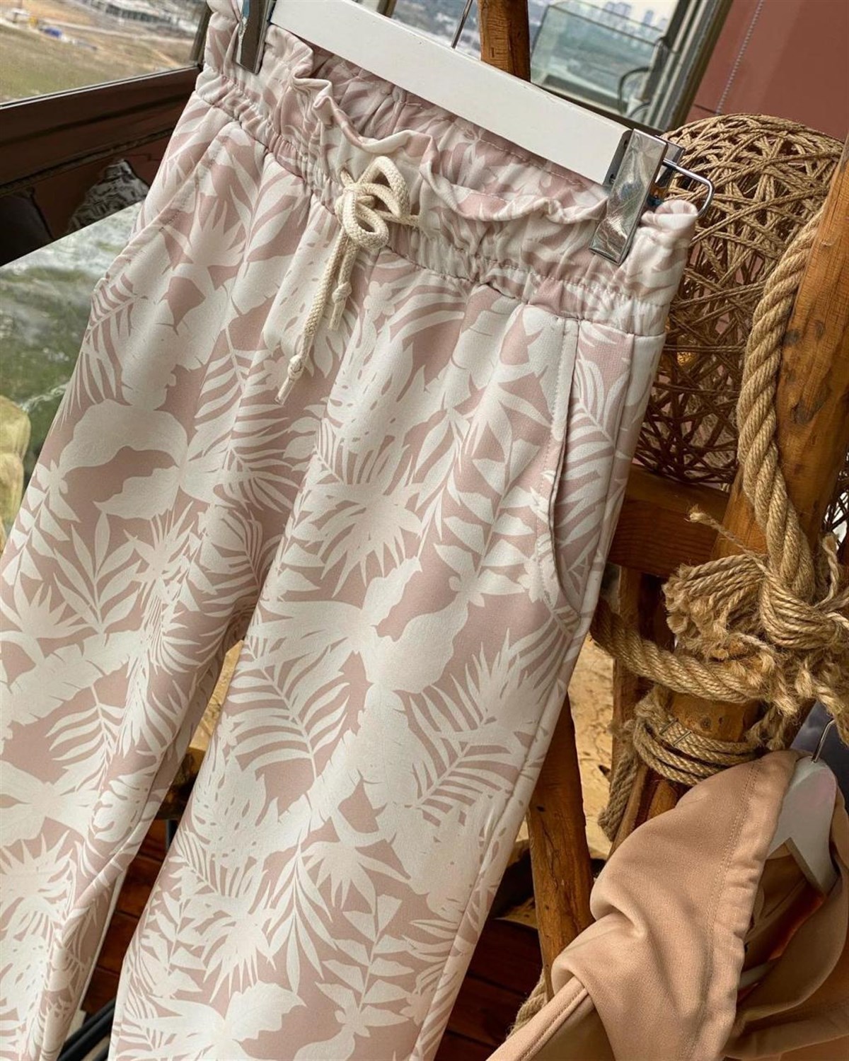 Desenli Beli Lastikli Pantolon (BEJ)