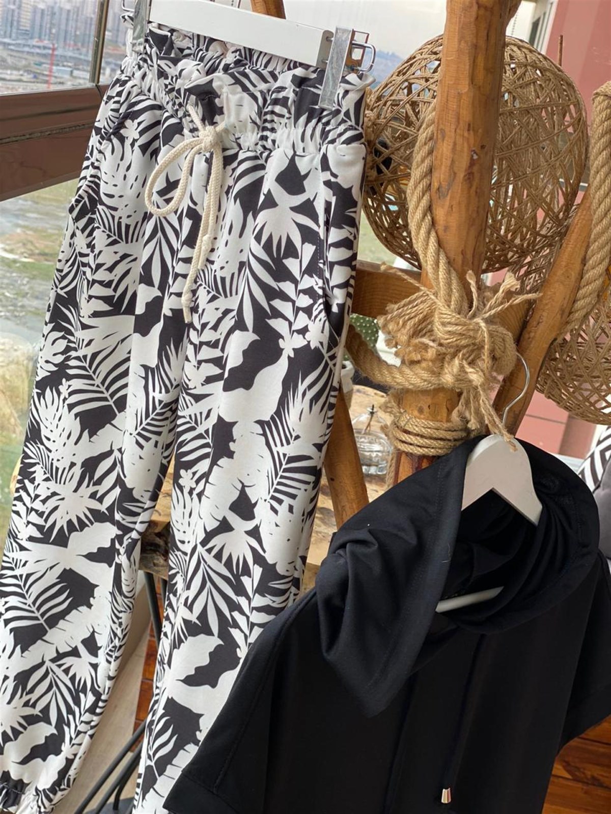 Desenli Beli Lastikli Pantolon (SİYAH)