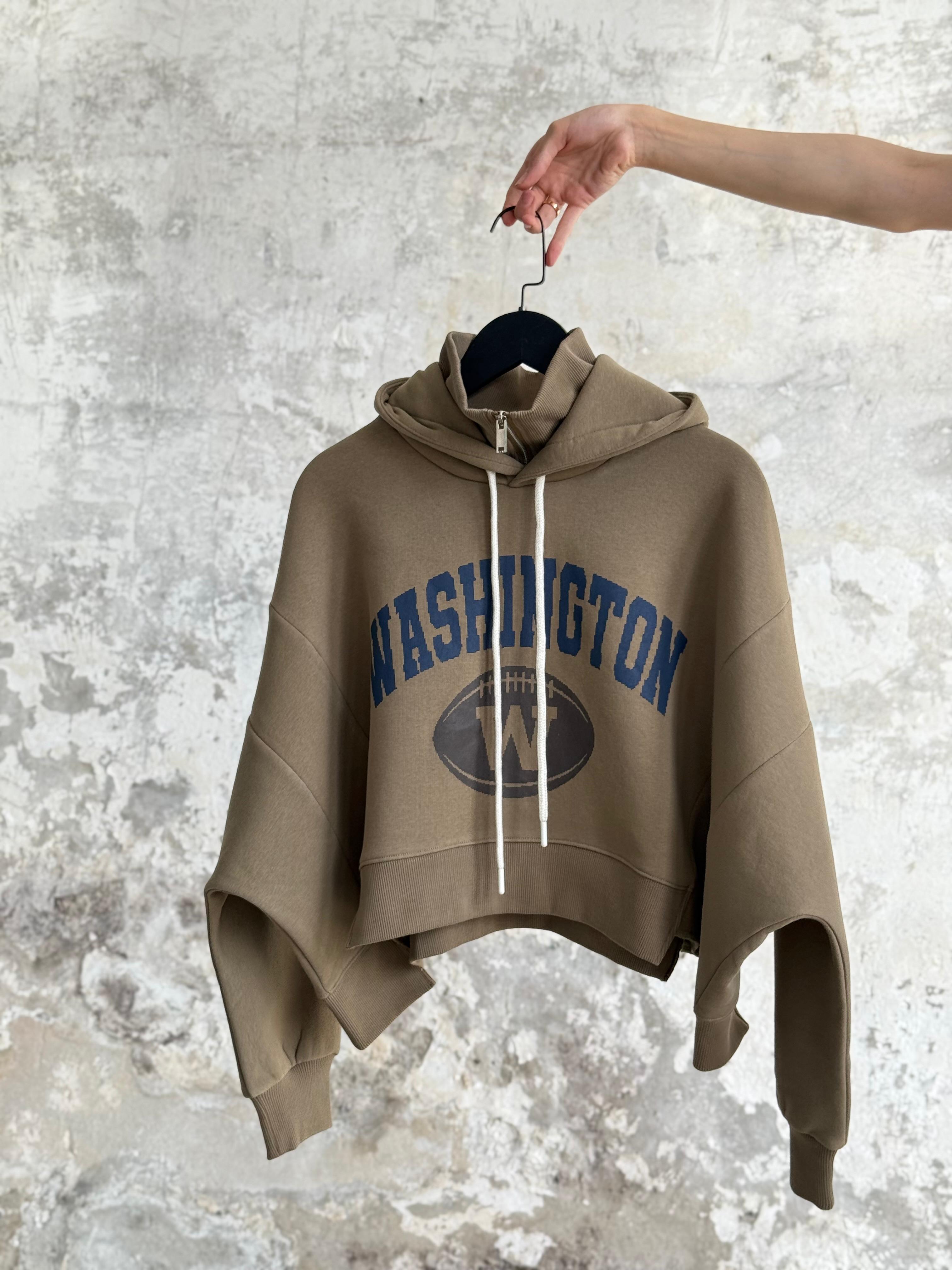 Dik Yaka Detaylı Önü Baskılı Kapüşonlu Sweatshirt (Haki)