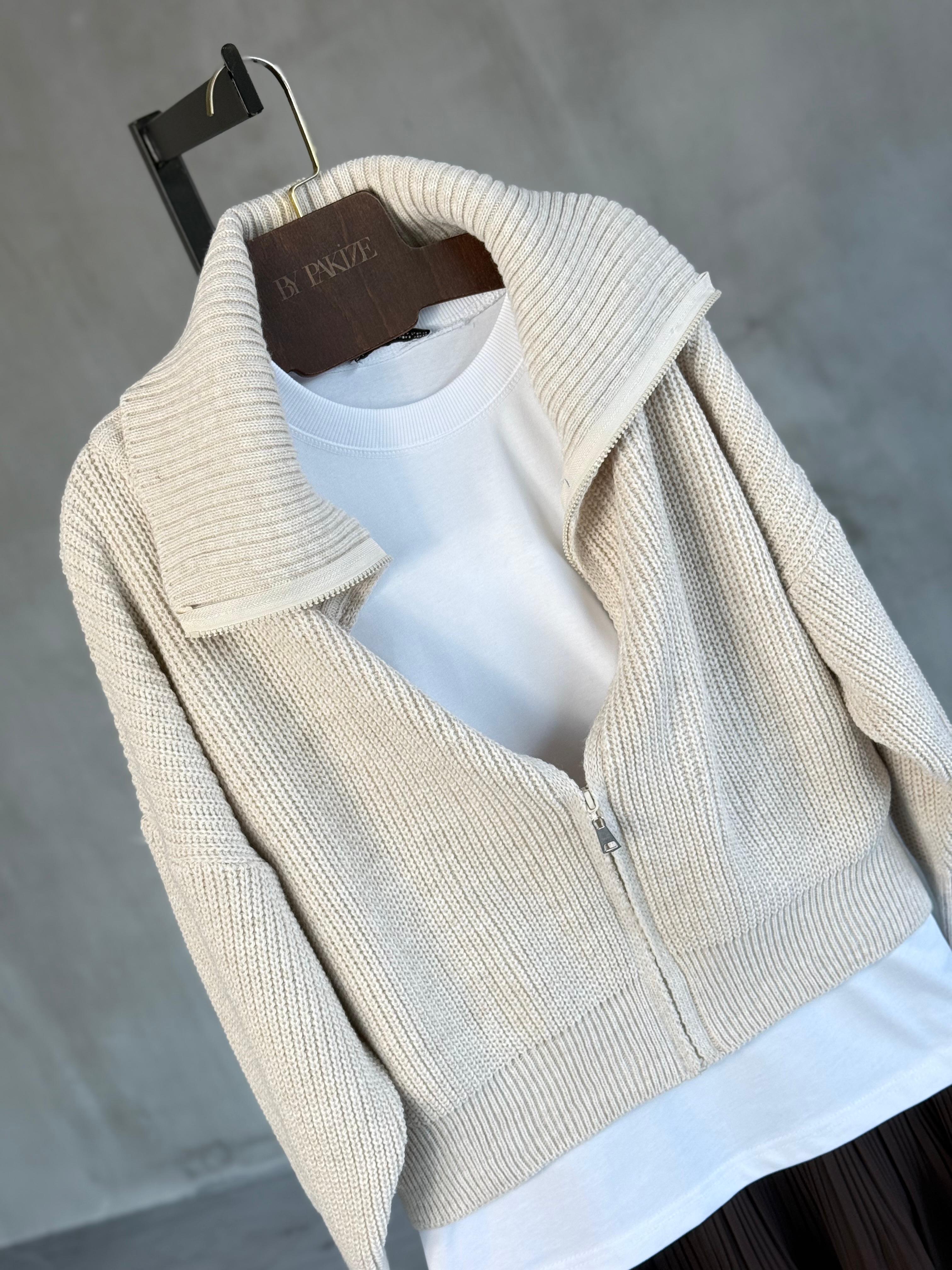 Dik Yaka Fermuarlı Kolej Hırka (Bej)