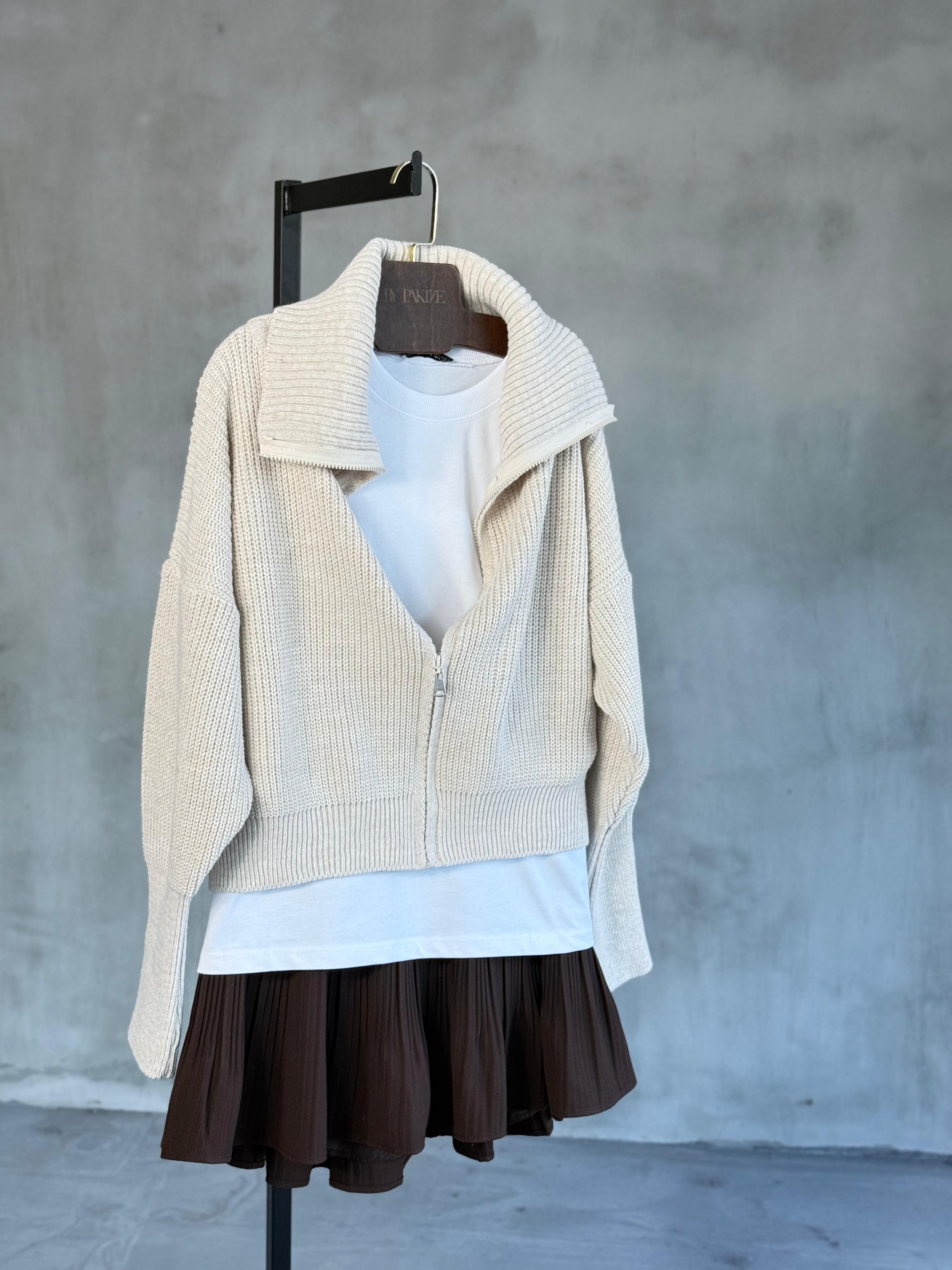 Dik Yaka Fermuarlı Kolej Hırka (Bej)