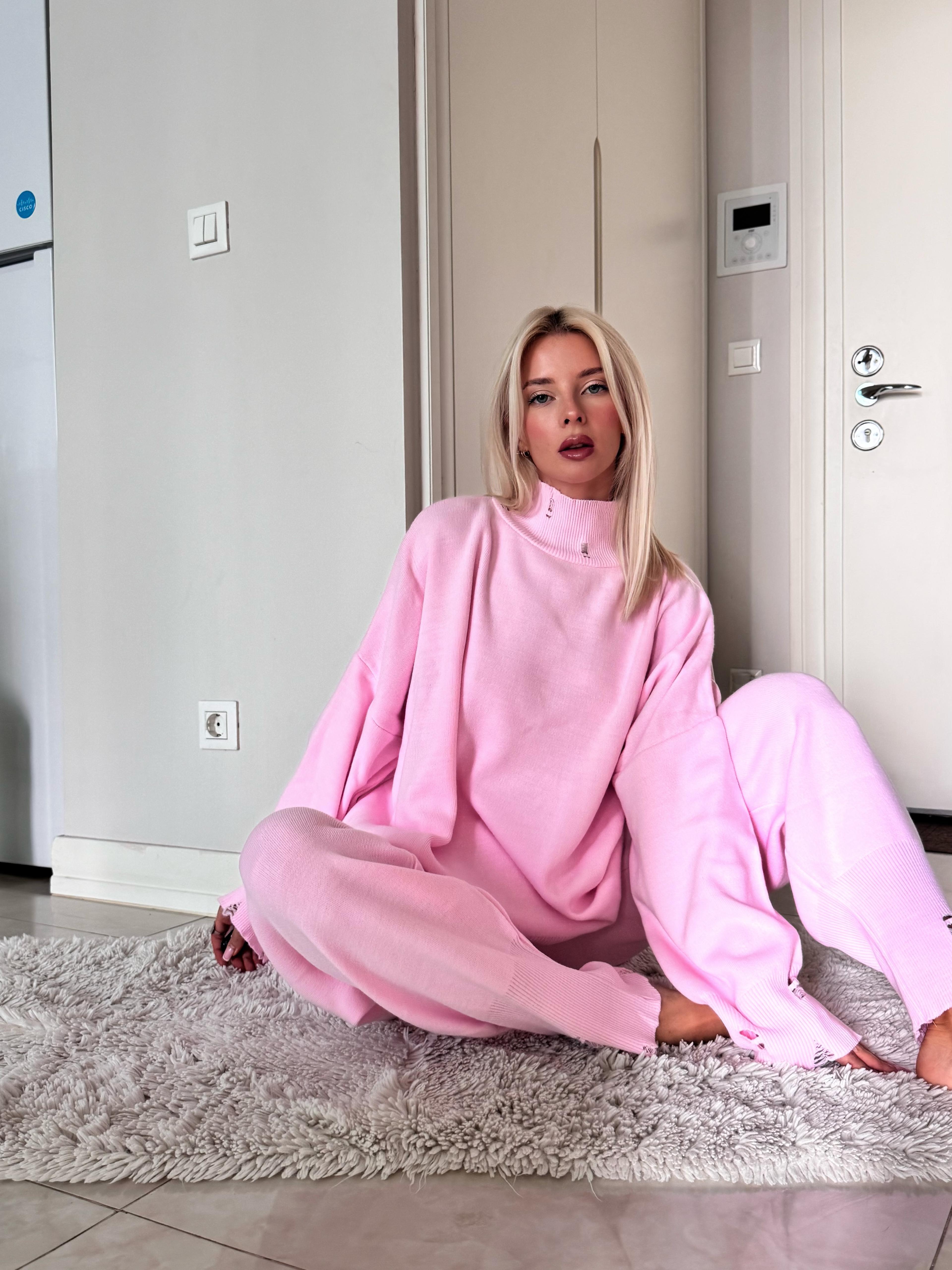Dik Yaka Yırtık Detaylı Oversize Triko Takım (Şeker Pembesi)
