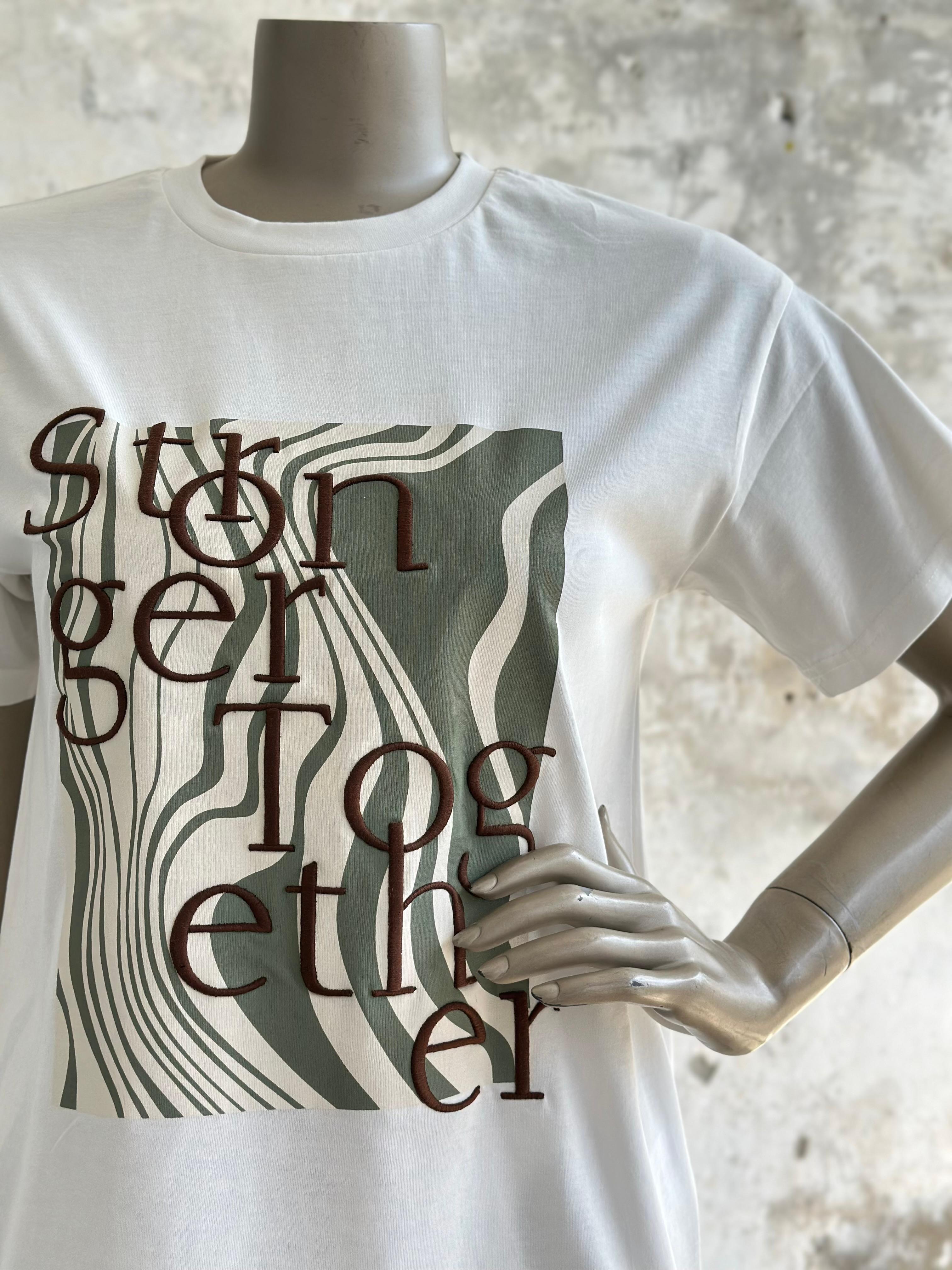 Doğal Zarafet Yazı Nakış İşçilikli Tişört (Beyaz)