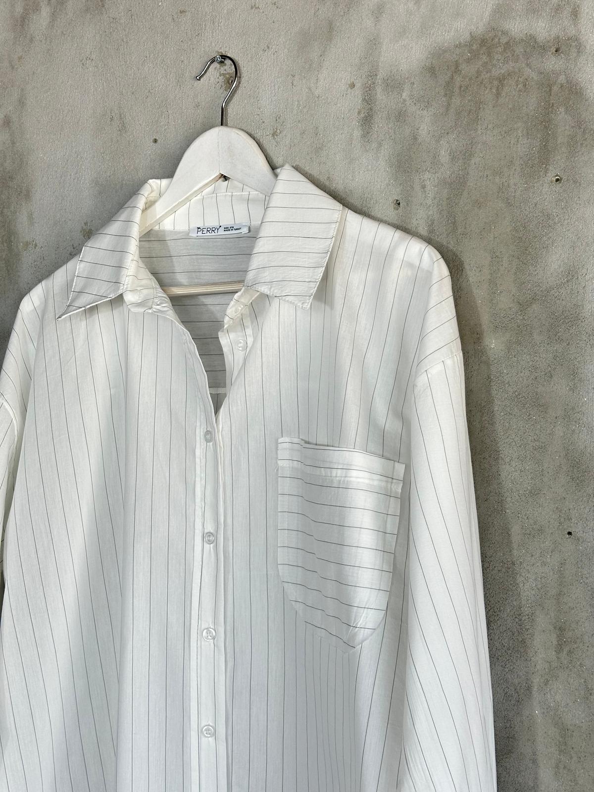 Düşük Omuzlu Siyah Çizgili Oversize Gömlek (Beyaz)