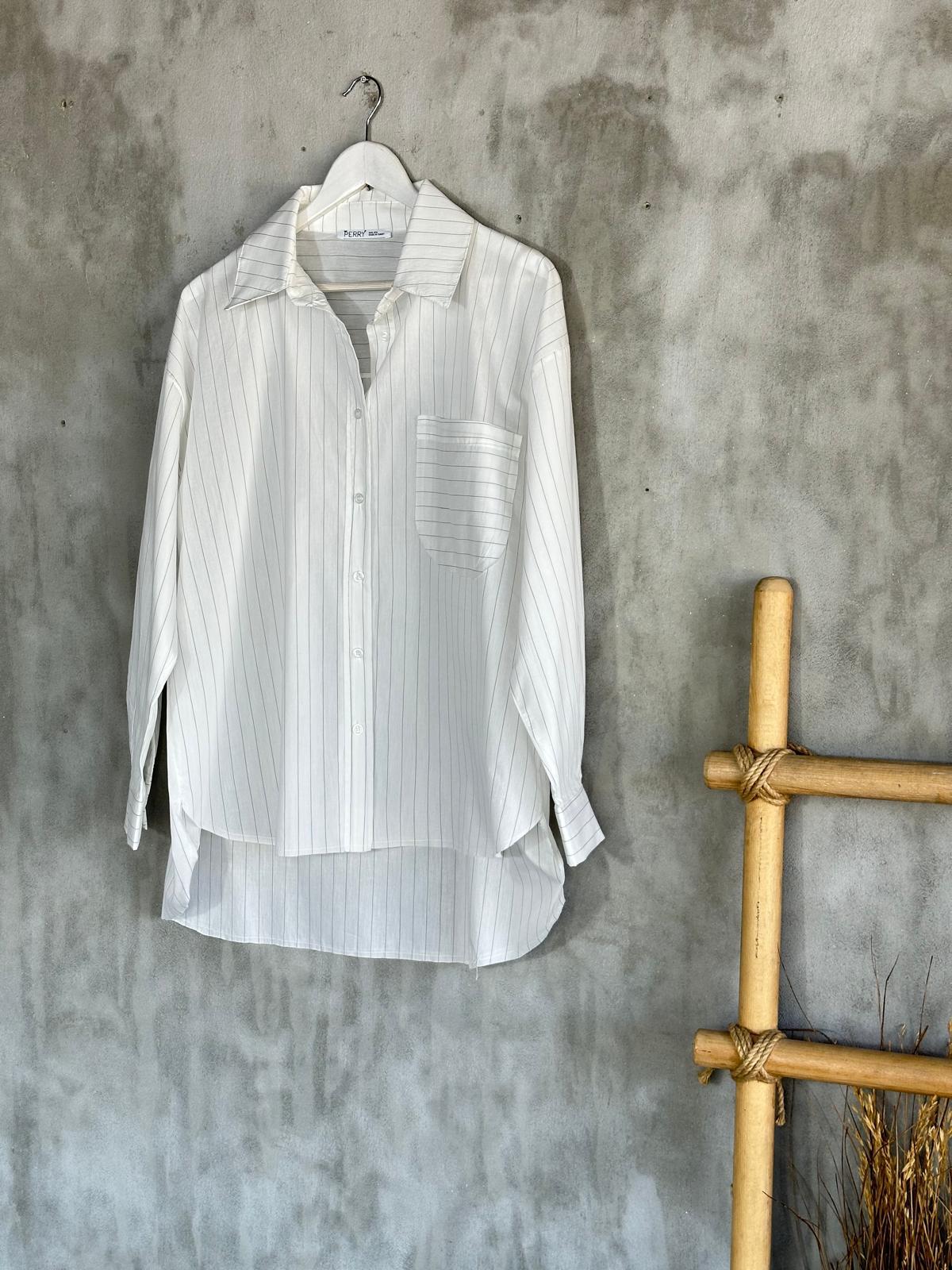 Düşük Omuzlu Siyah Çizgili Oversize Gömlek (Beyaz)