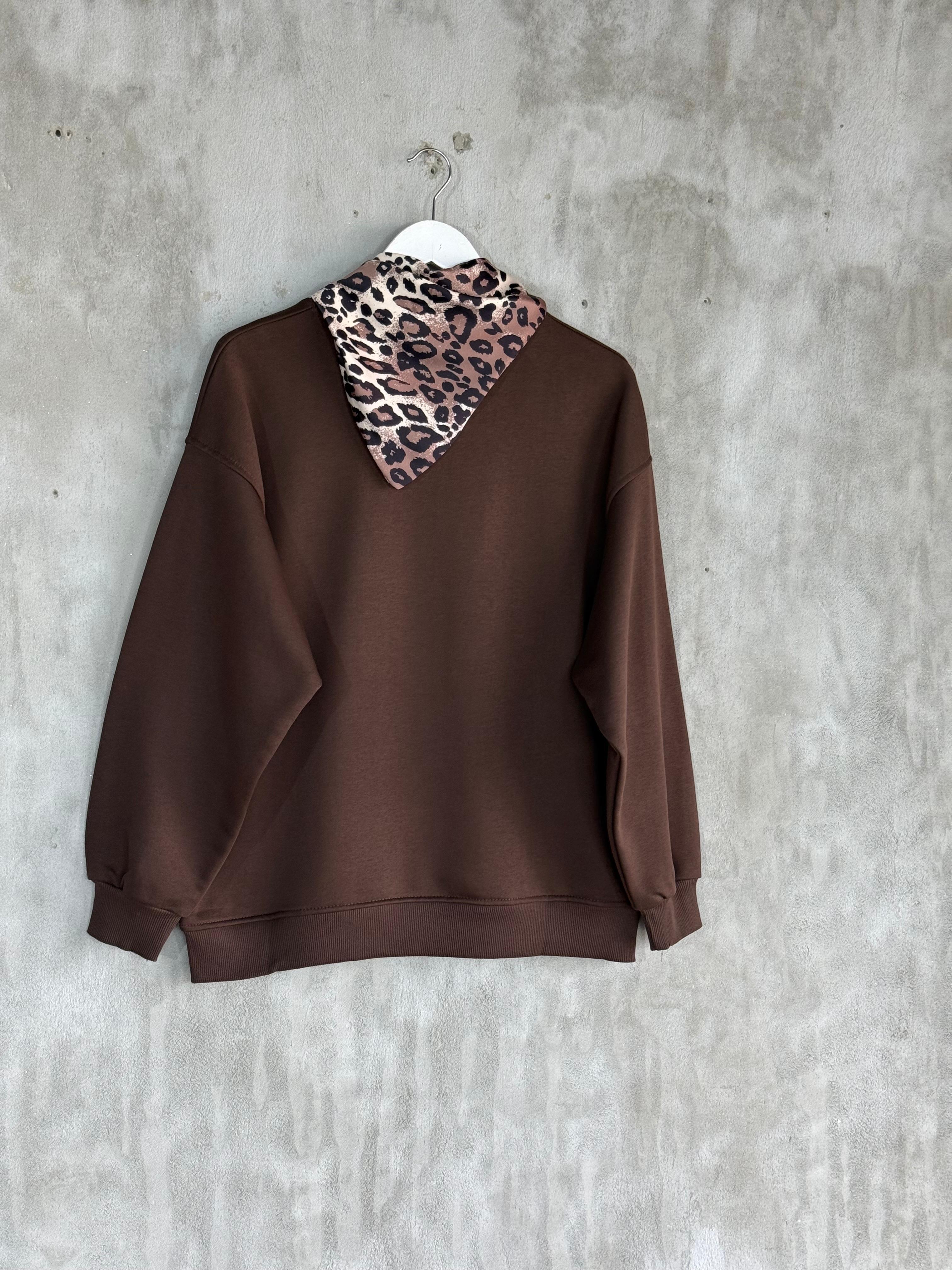 Fular Aksesuarlı Nakışlı Oversize Sweatshirt (Kahve)