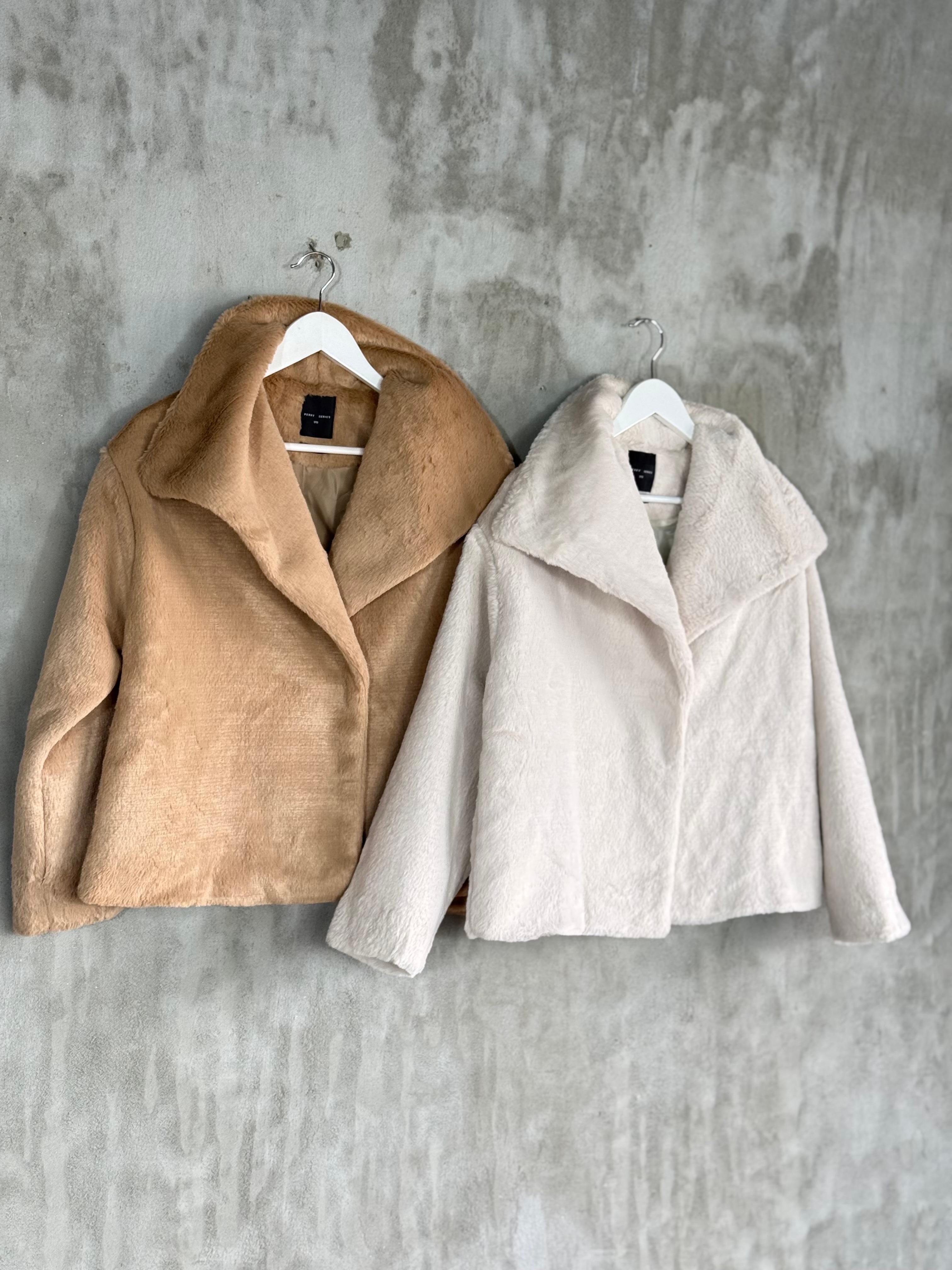 Geniş Yaka Peluş Kaban (Camel)