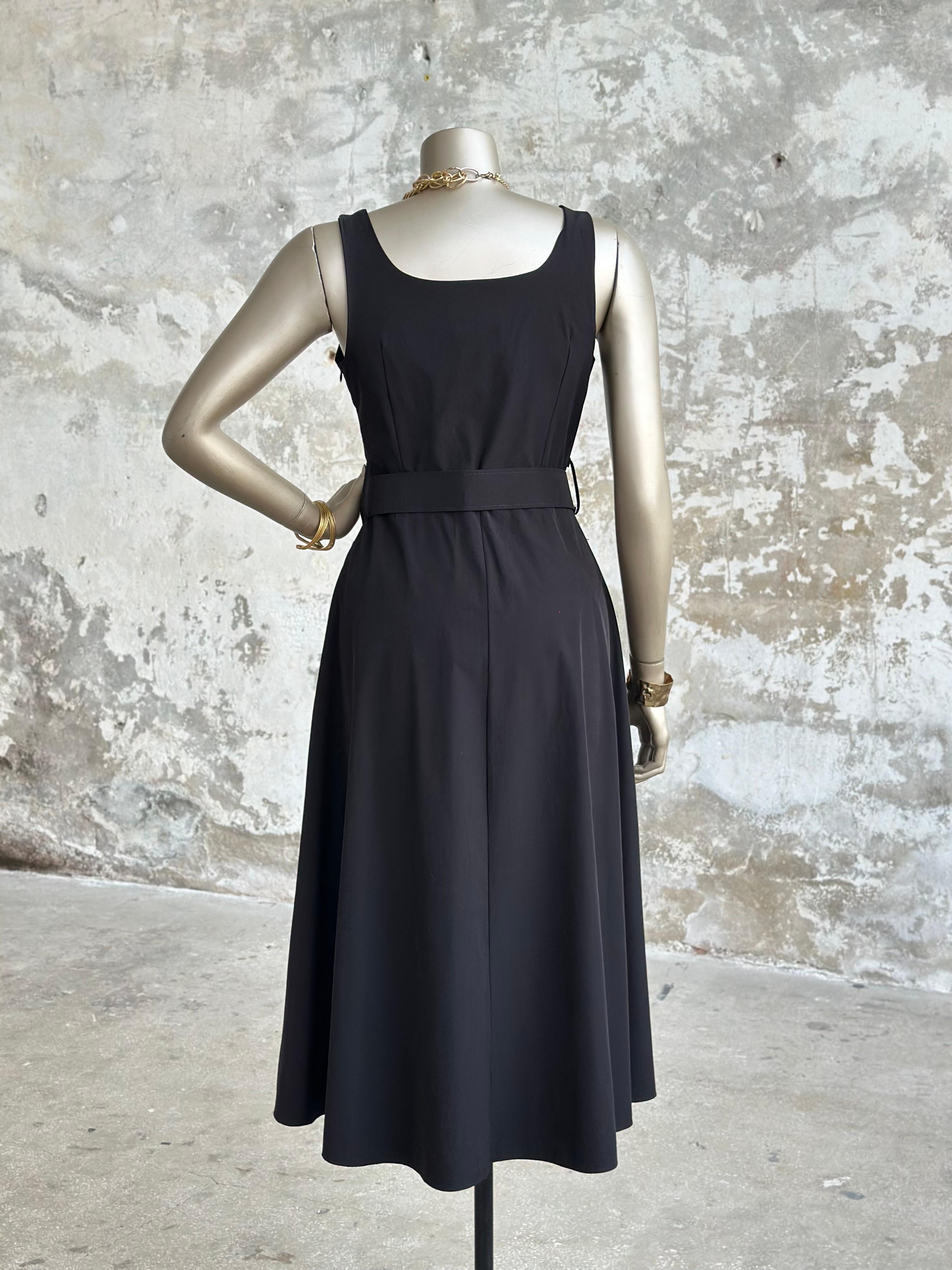 Gold Düğme Detaylı Kloş Elbise (Siyah)