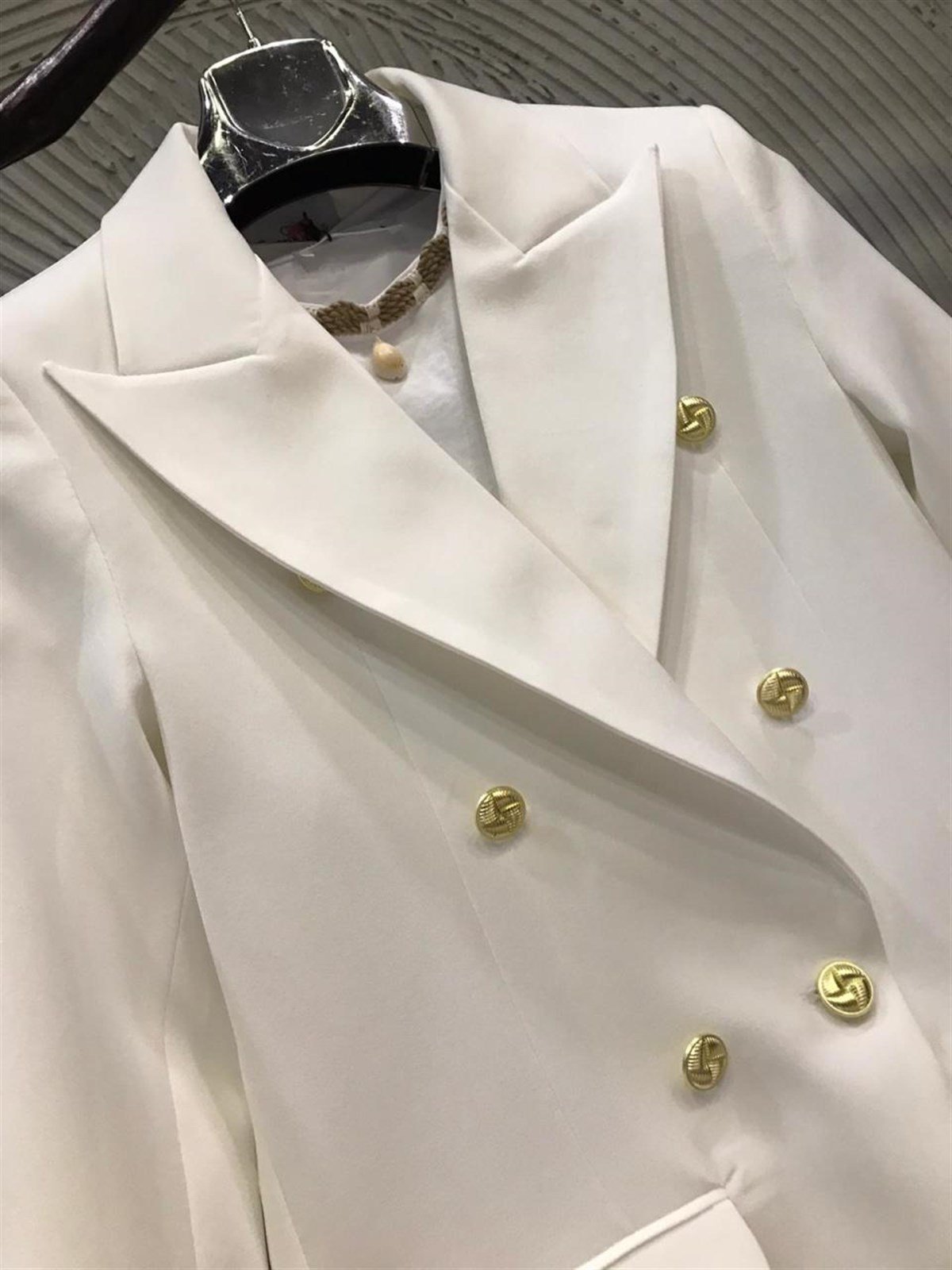 Gold Düğmeli Blazer Ceket (BEYAZ)