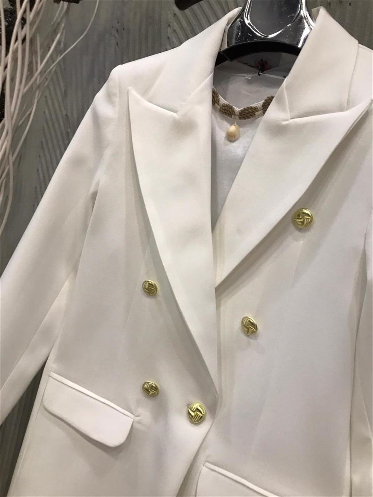 Gold Düğmeli Blazer Ceket (BEYAZ)